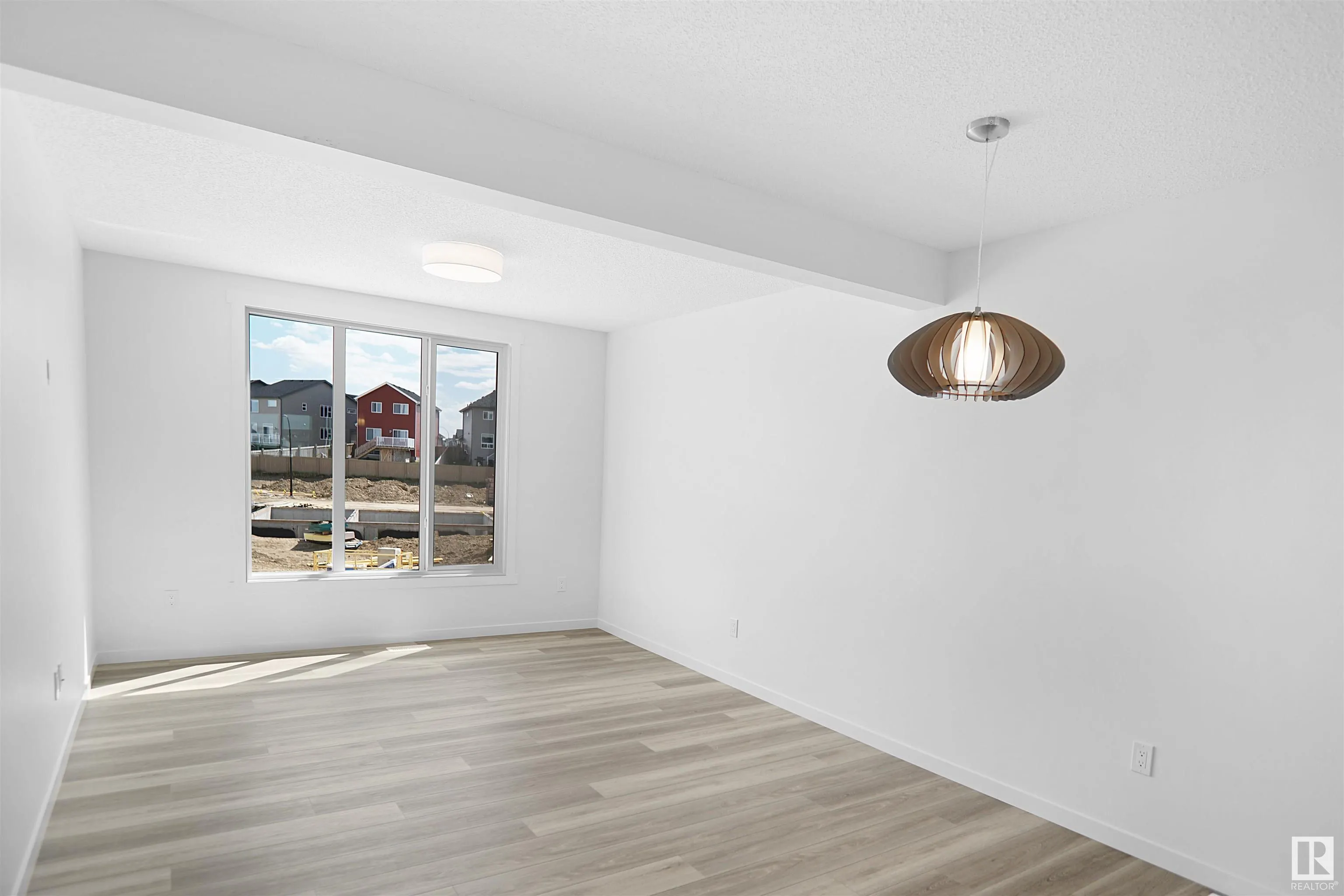 1025 Secord Promenade