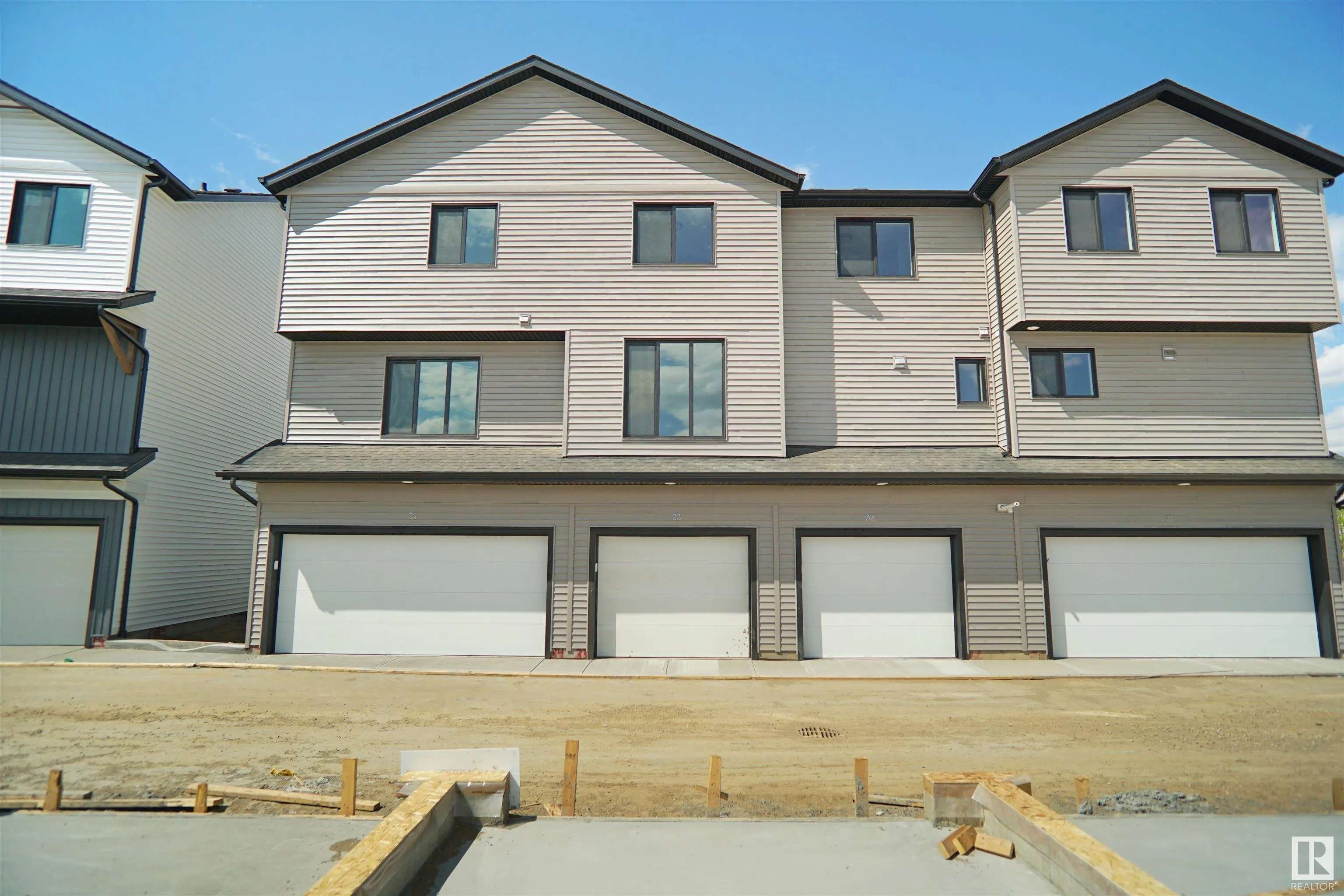 1025 Secord Promenade