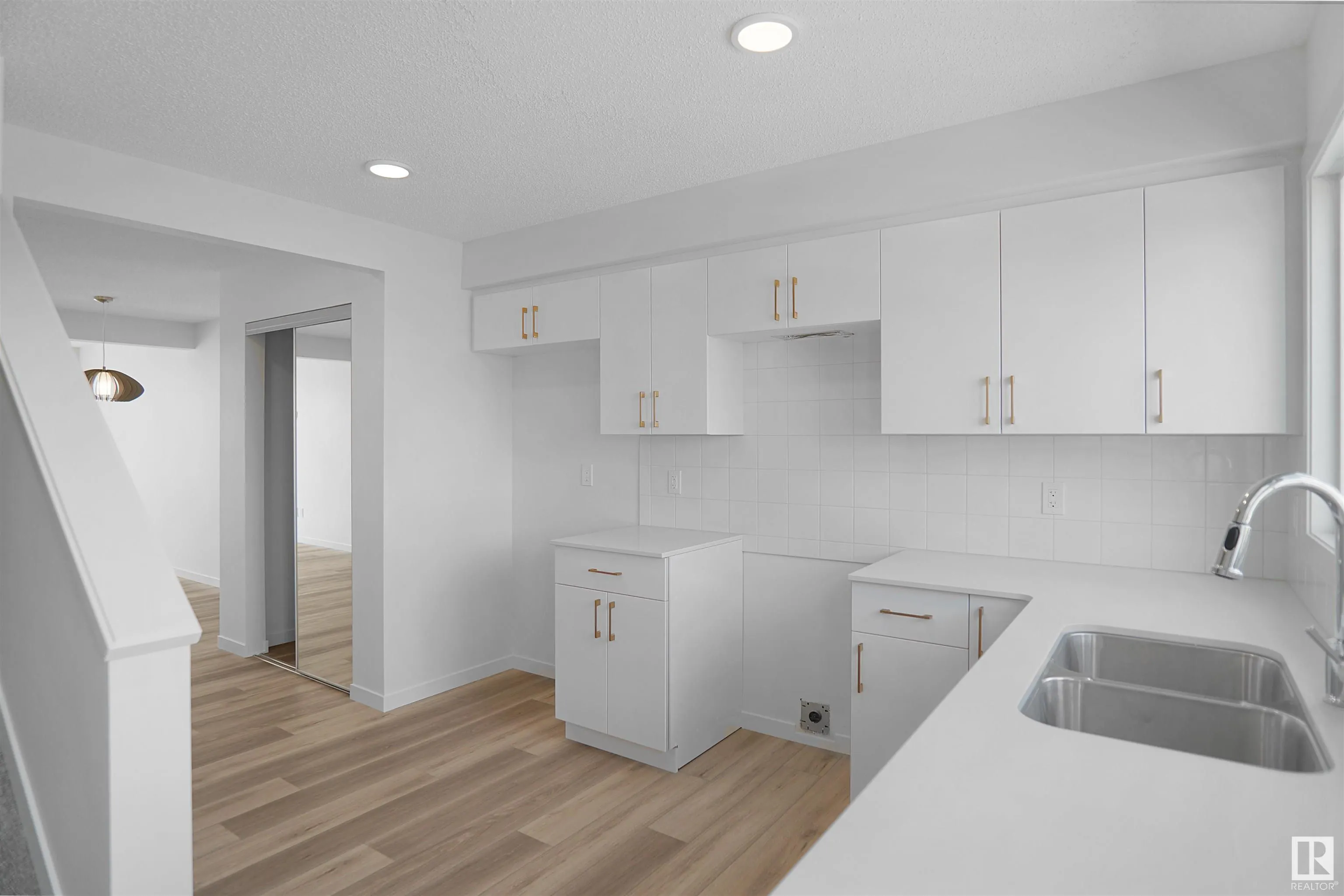 1025 Secord Promenade