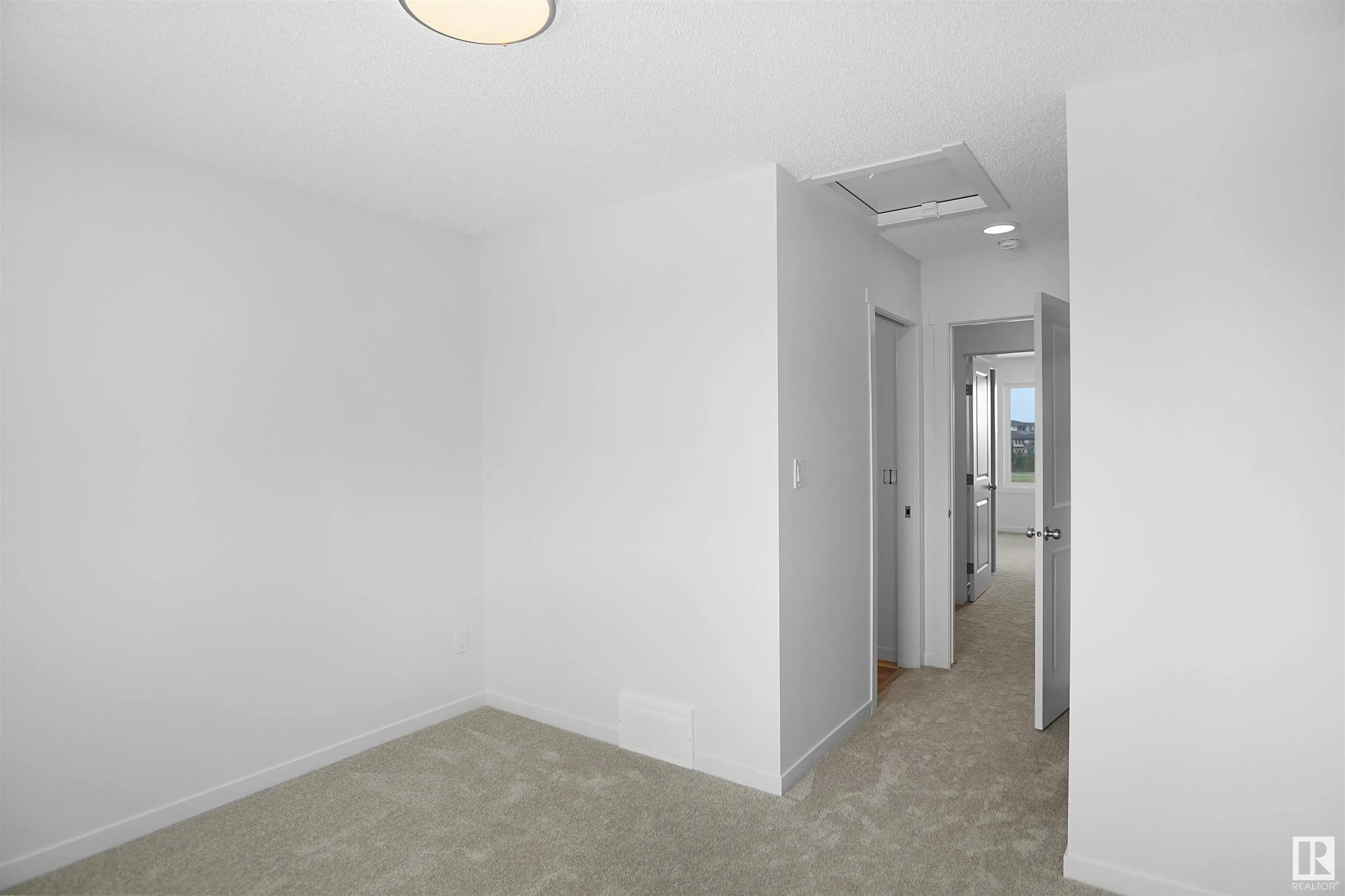 1025 Secord Promenade