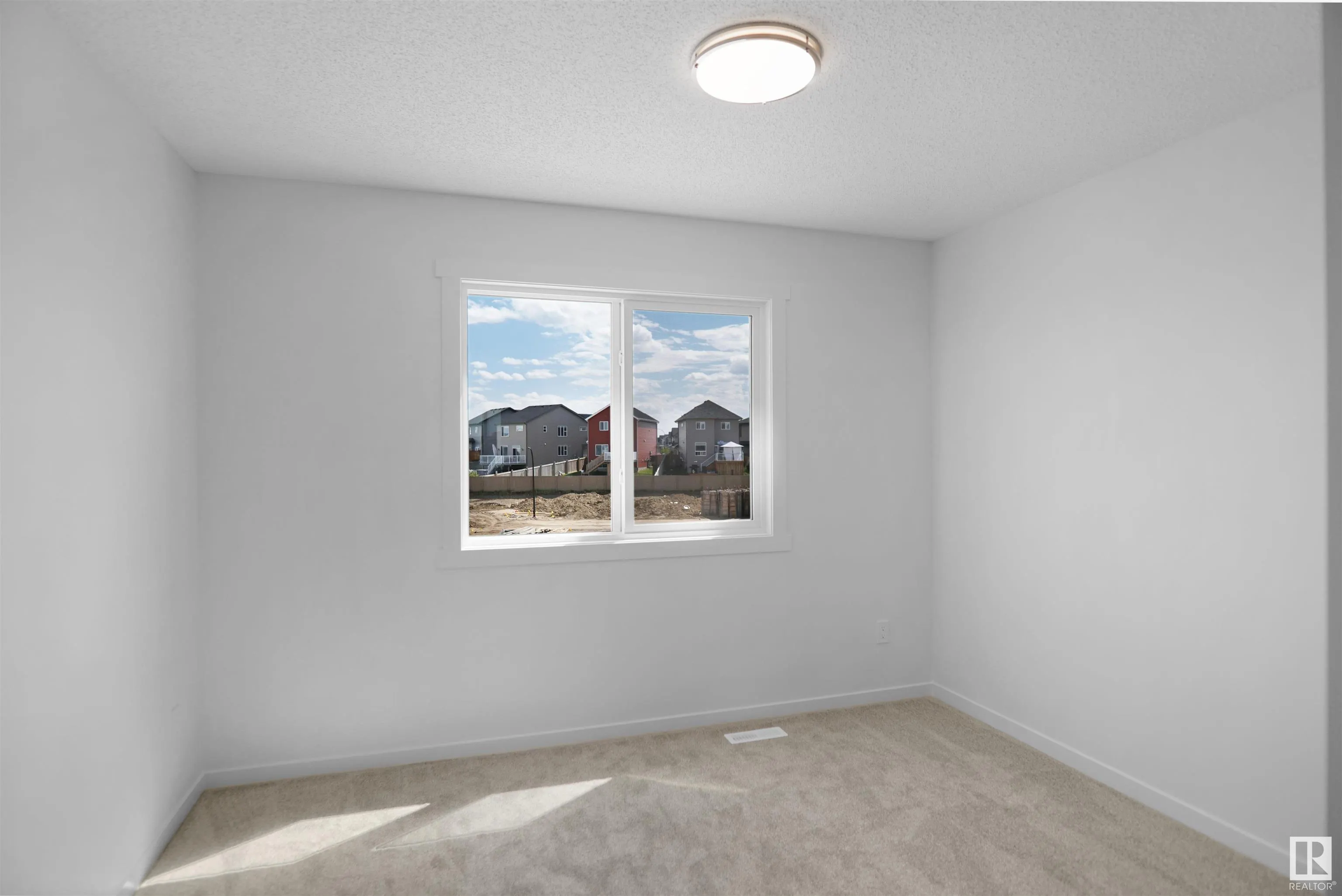 1025 Secord Promenade