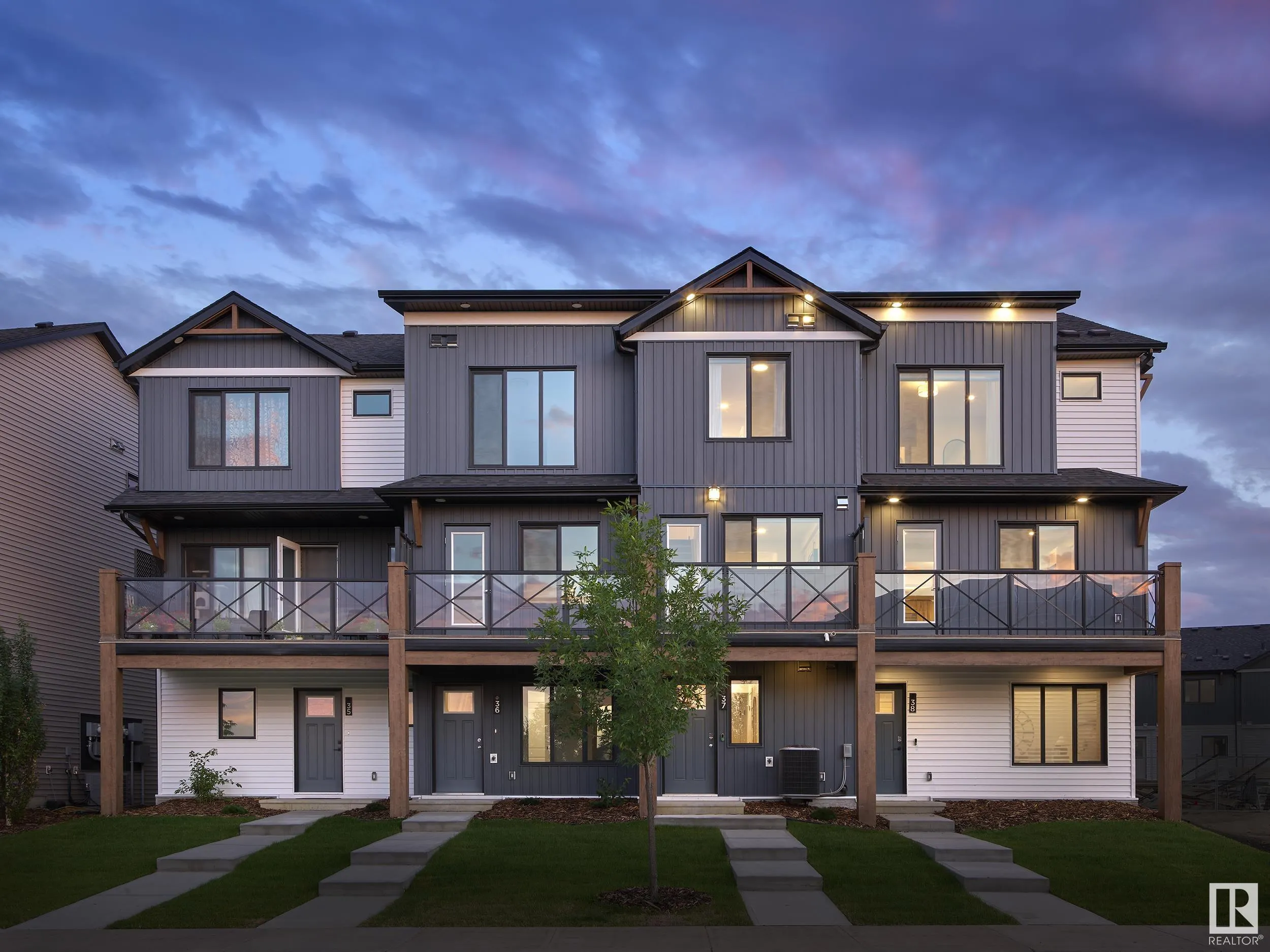 1025 Secord Promenade
