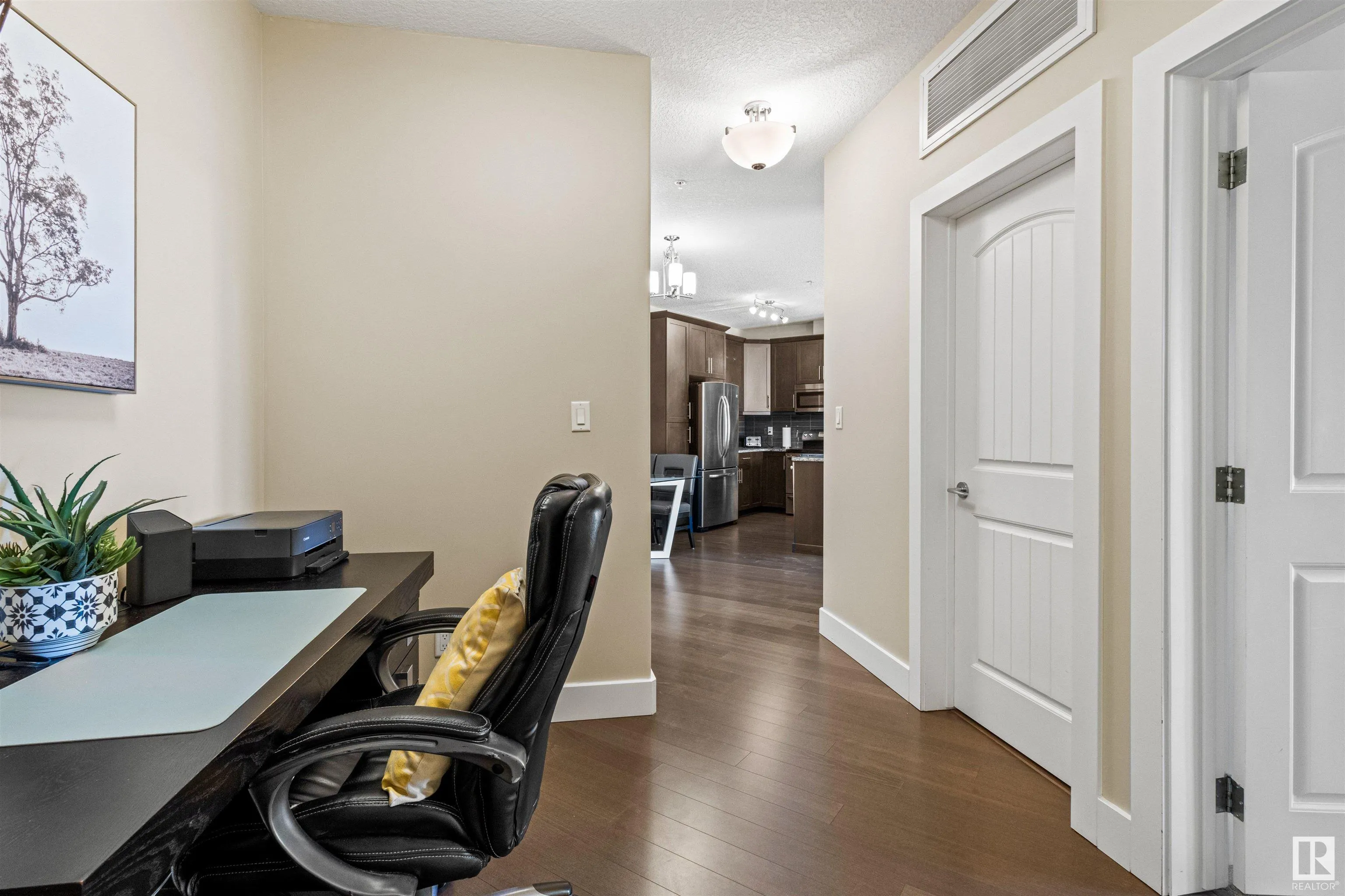 6079 MAYNARD Way