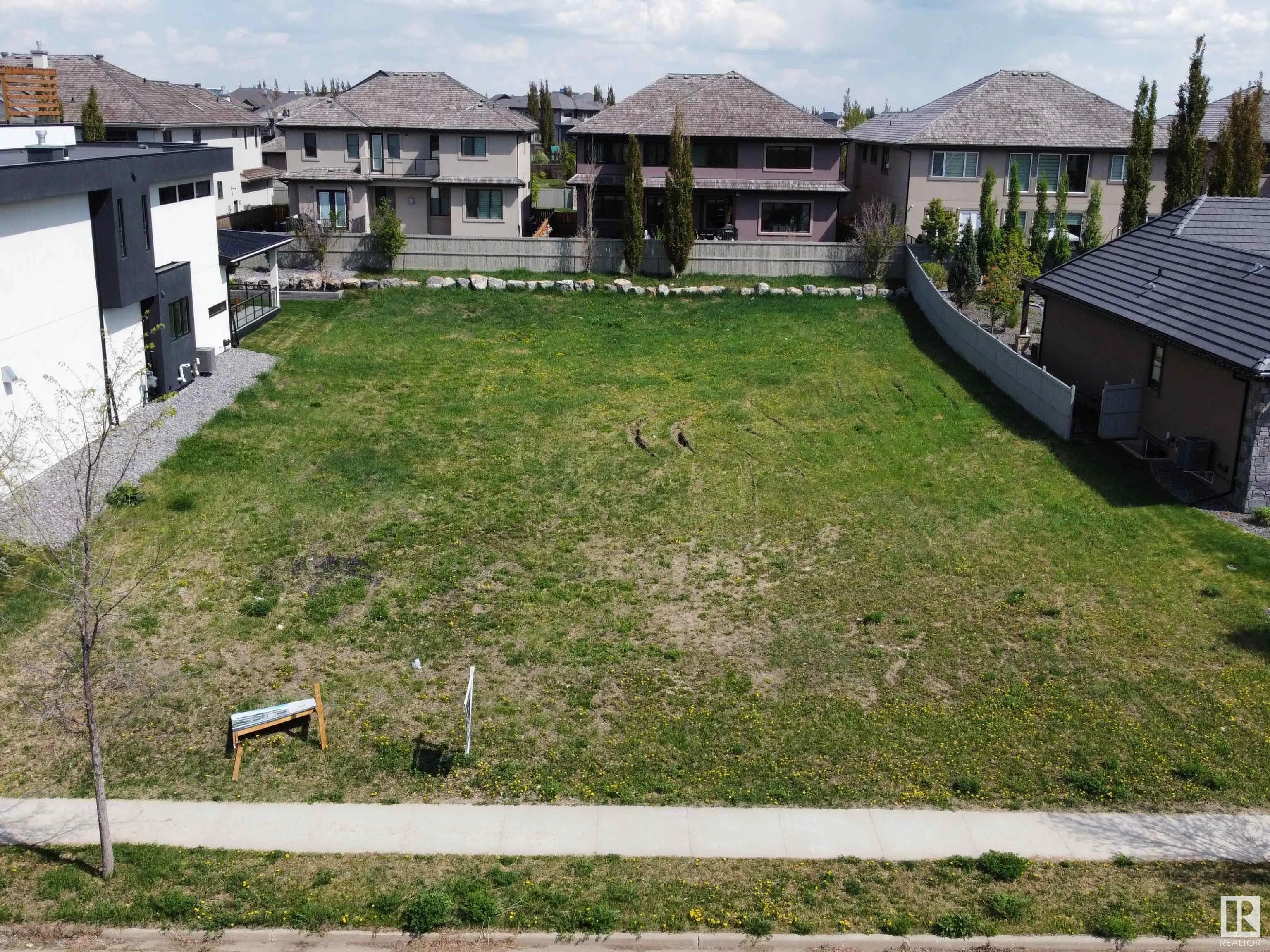 21 WINDERMERE Drive