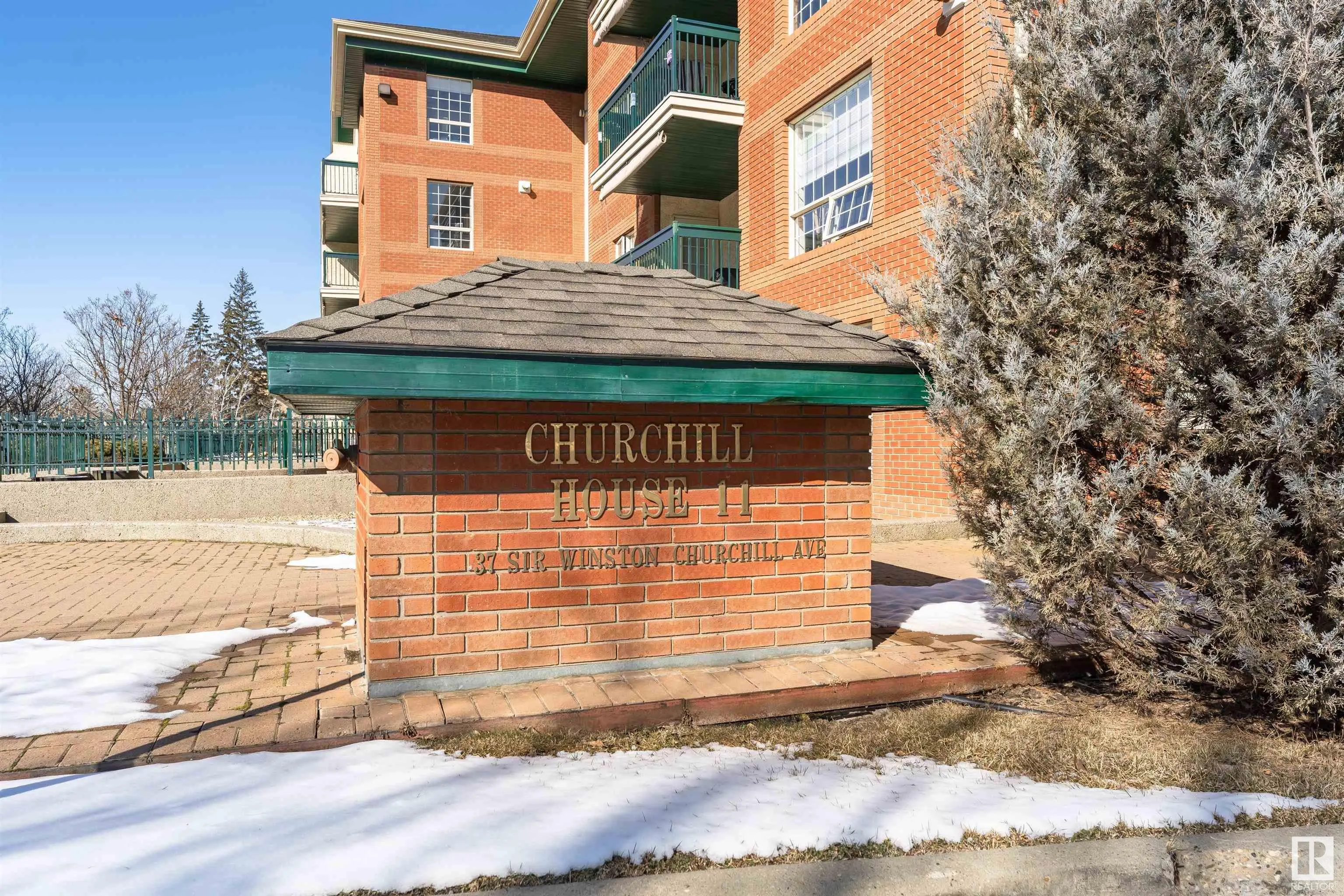 37 Sir Winston Churchill Avenue