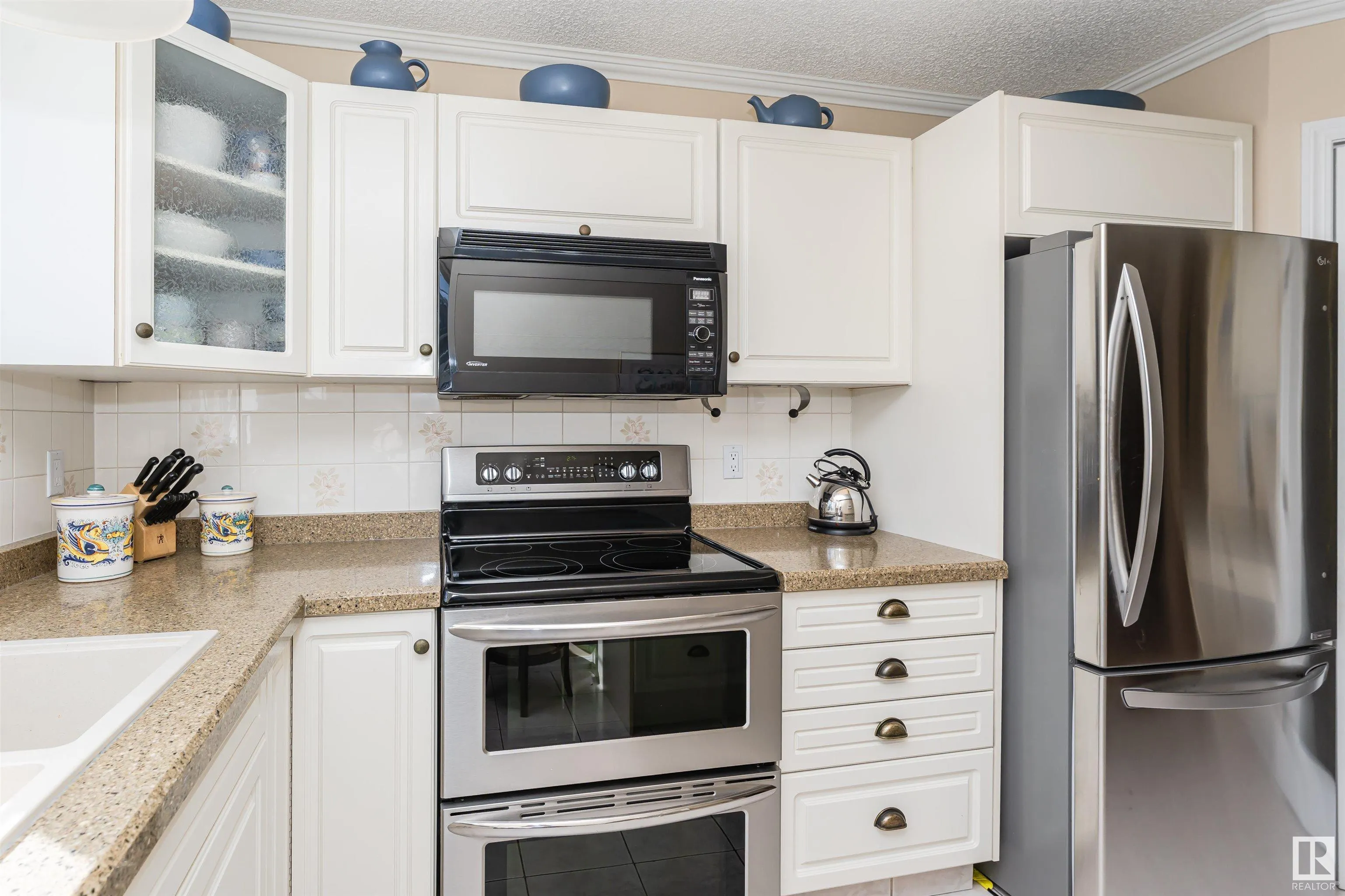 37 Sir Winston Churchill Avenue