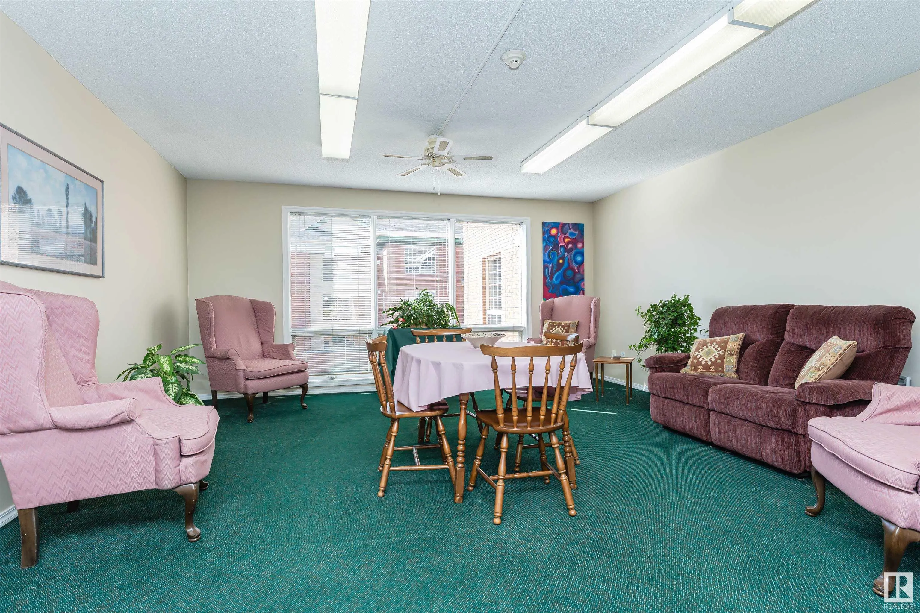 37 Sir Winston Churchill Avenue