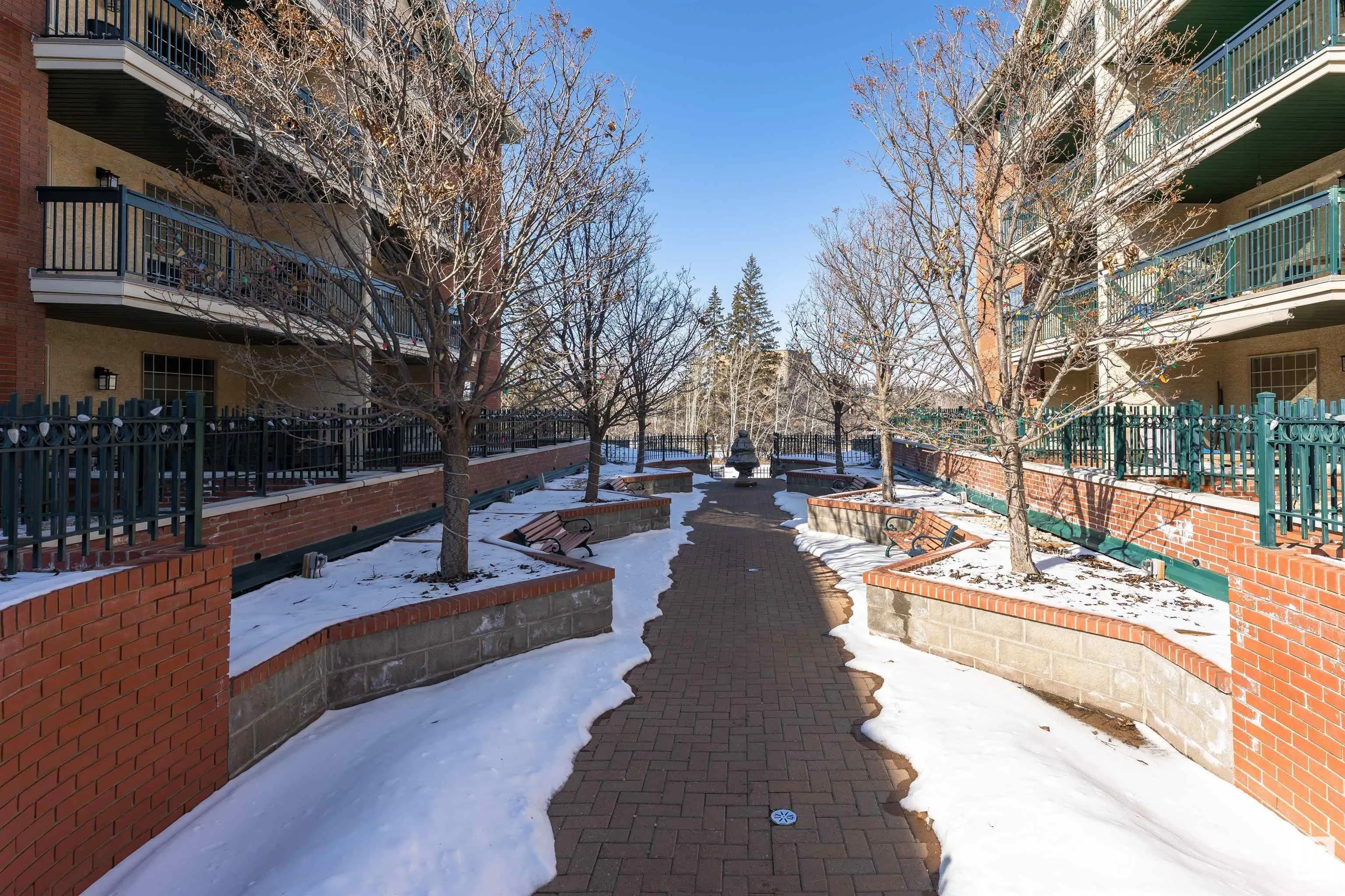 37 Sir Winston Churchill Avenue