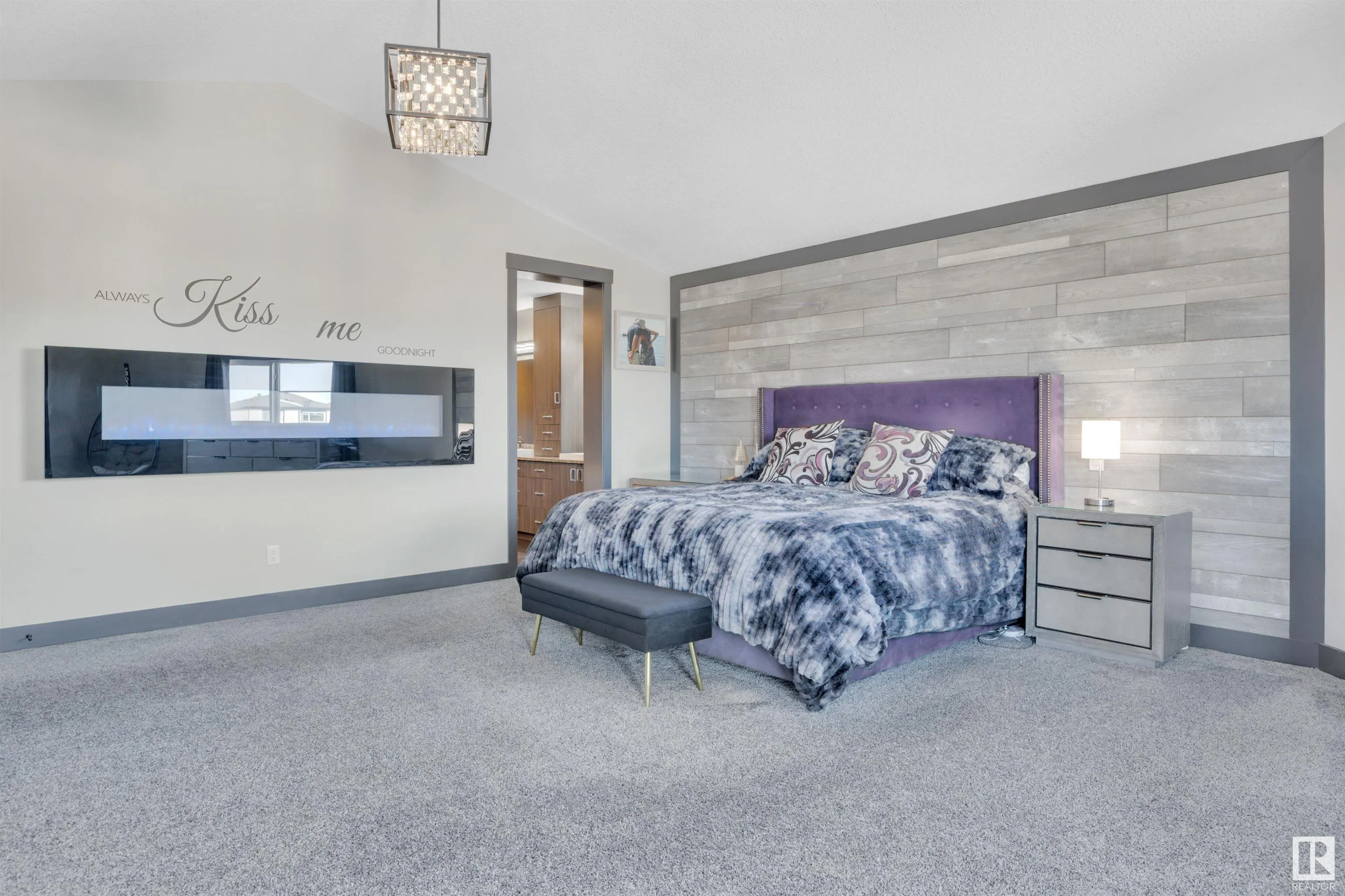 136 KIRPATRICK Crescent
