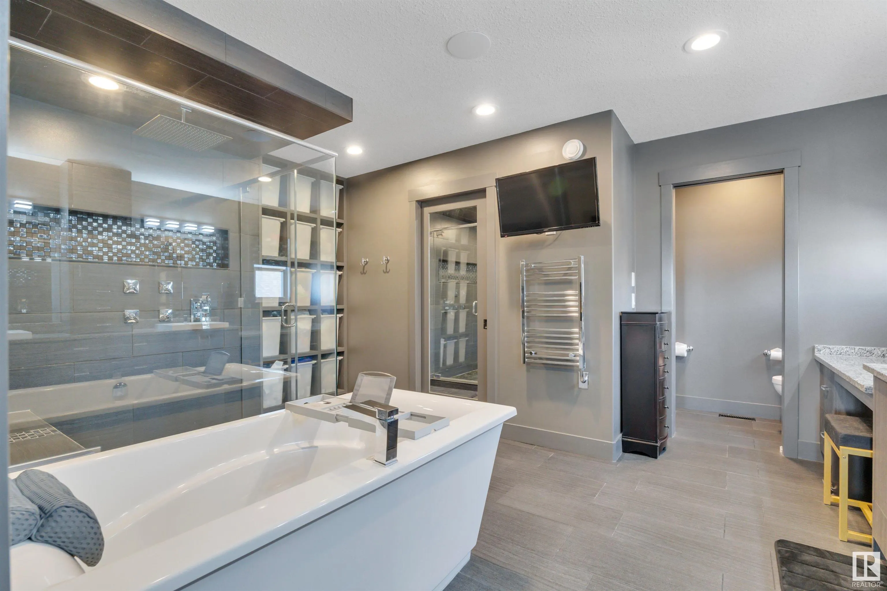 136 KIRPATRICK Crescent