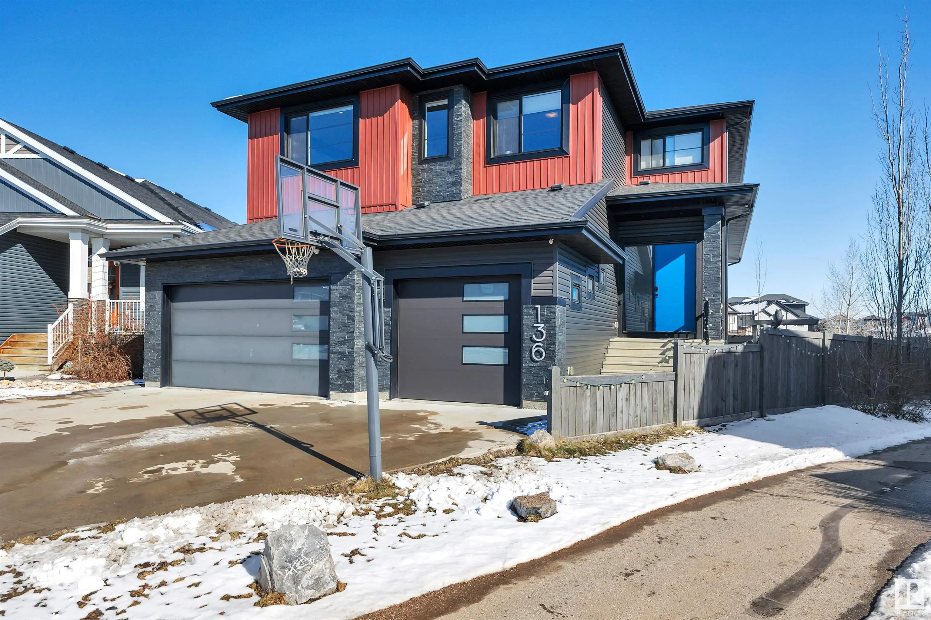 136 KIRPATRICK Crescent