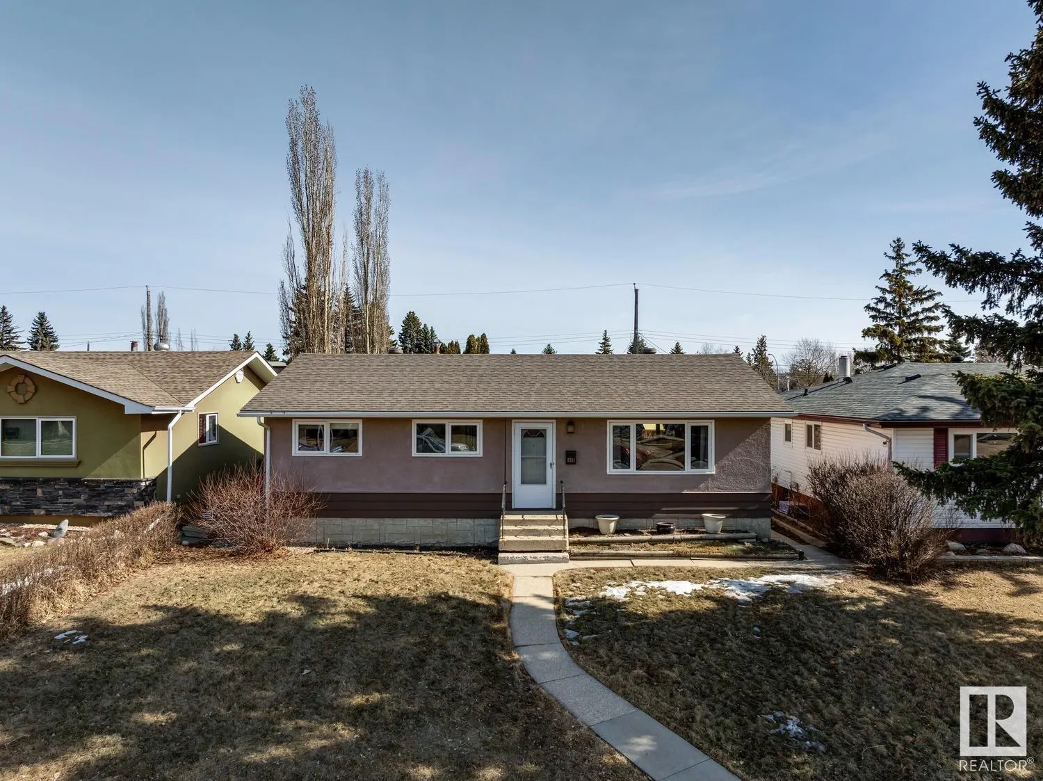 8911 162 Street