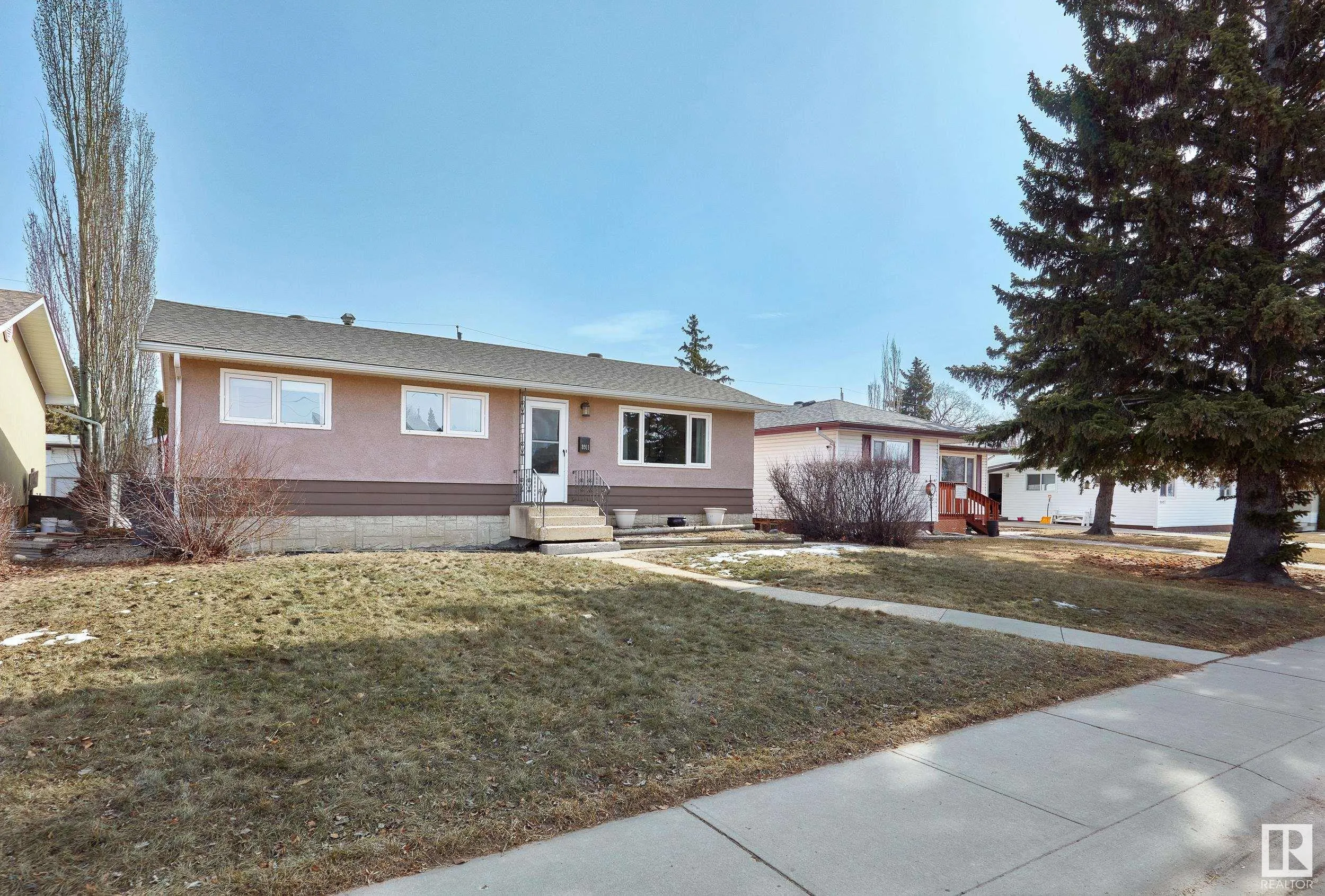 8911 162 Street
