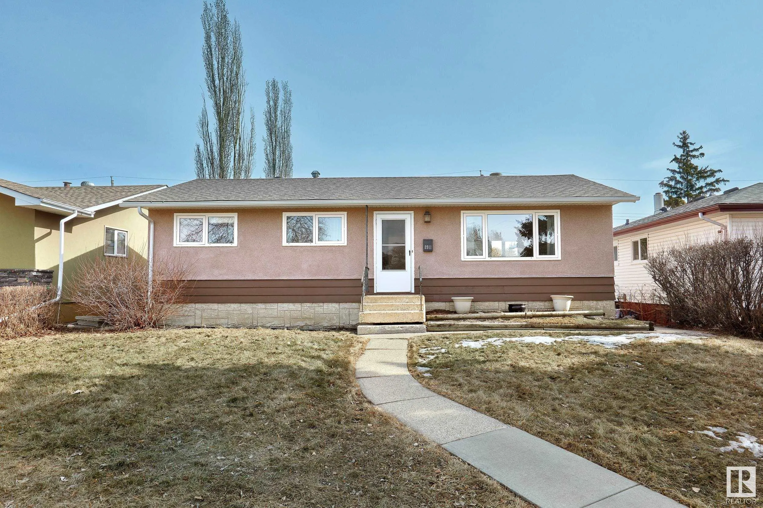 8911 162 Street