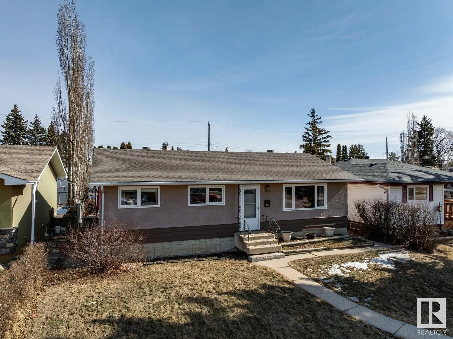 8911 162 Street