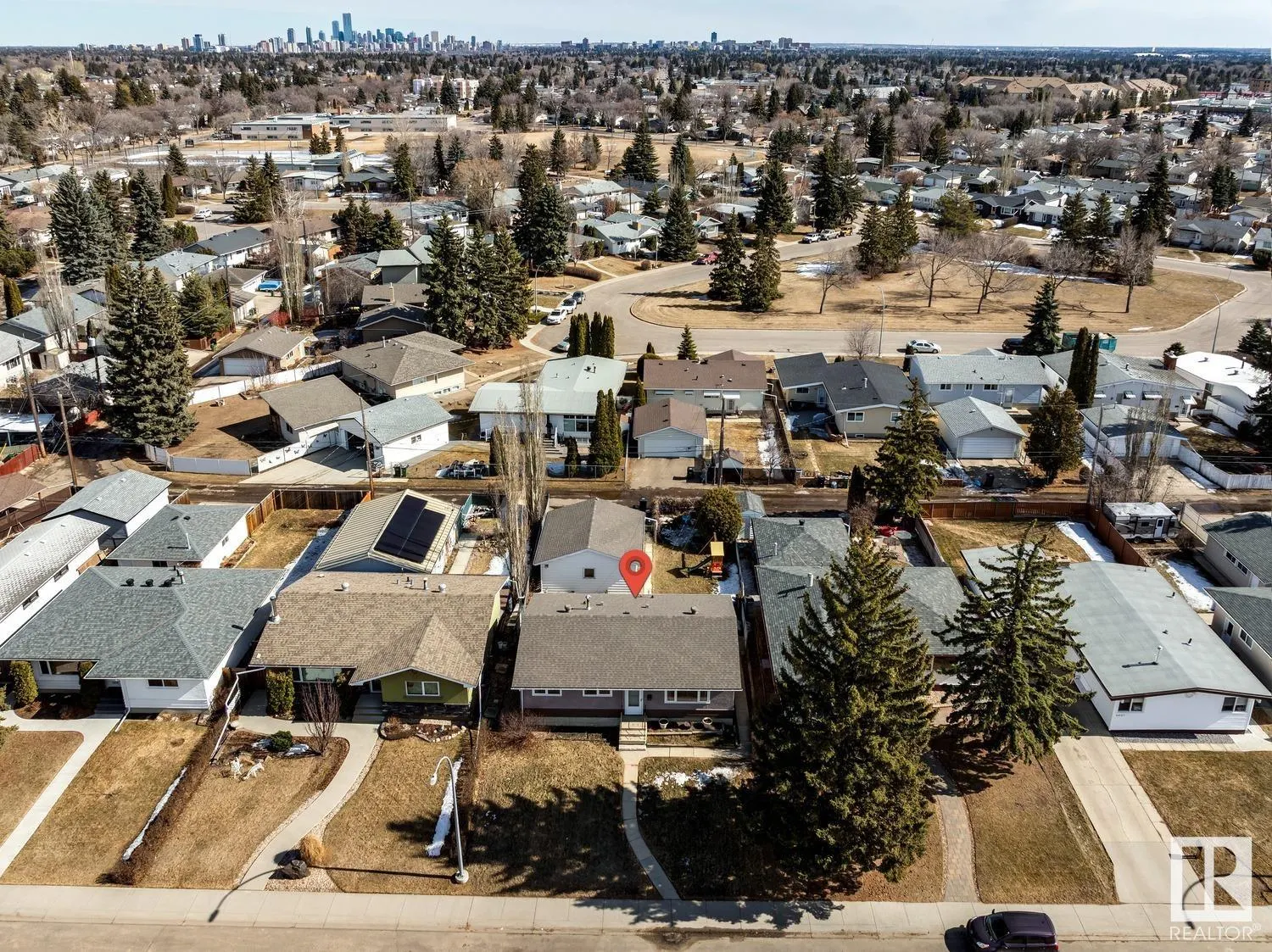 8911 162 Street