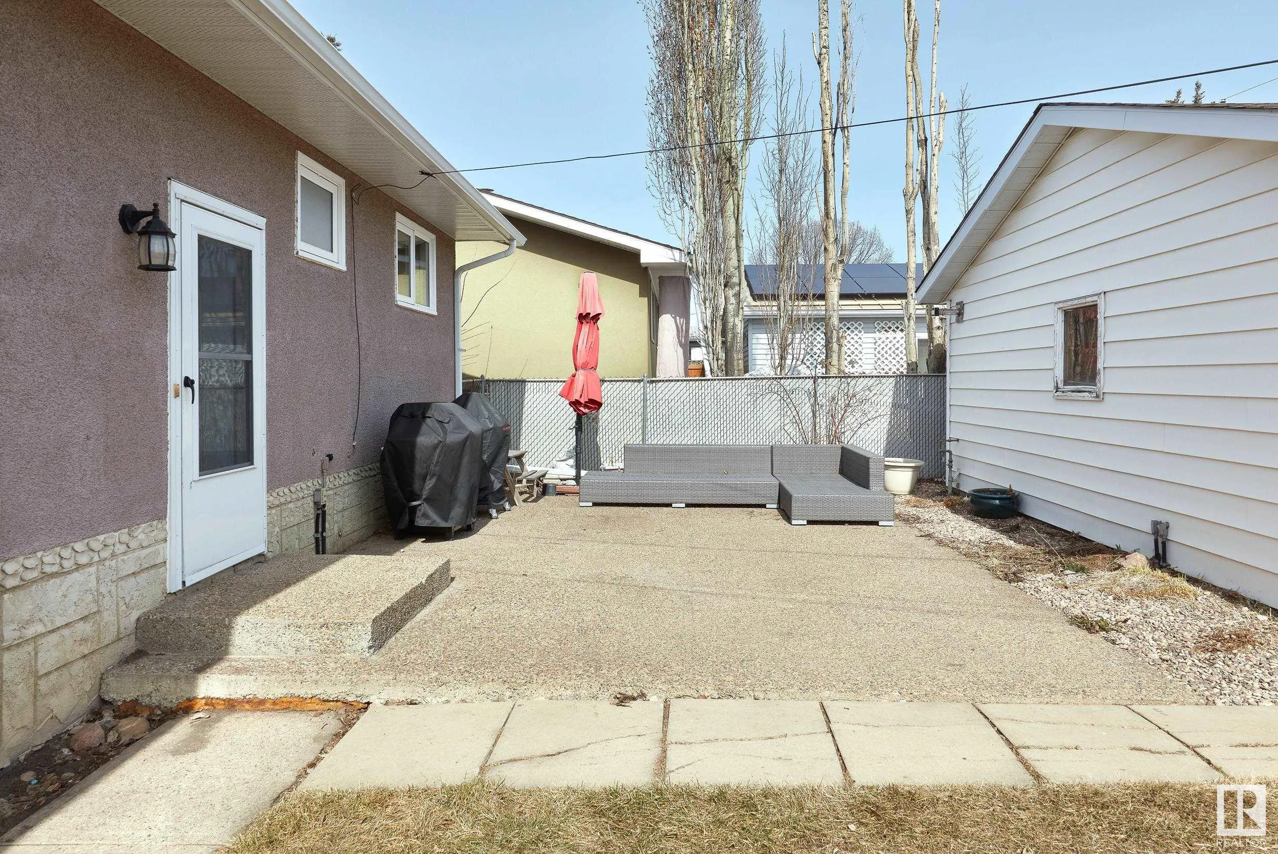 8911 162 Street