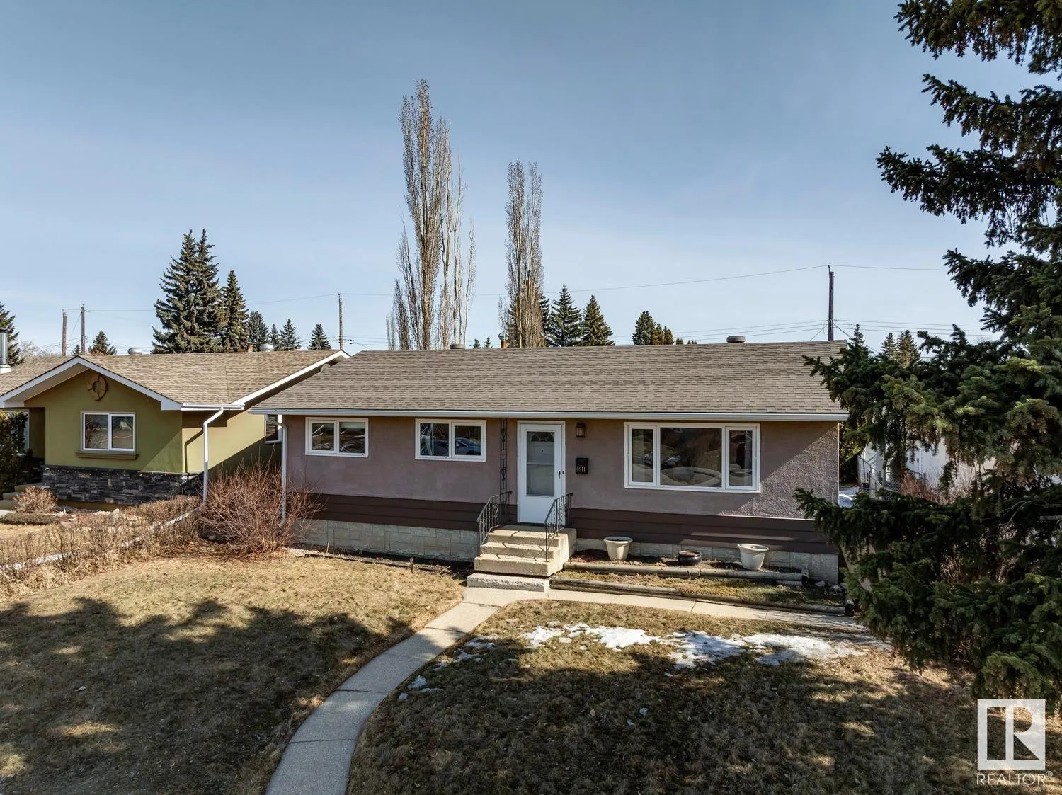 8911 162 Street
