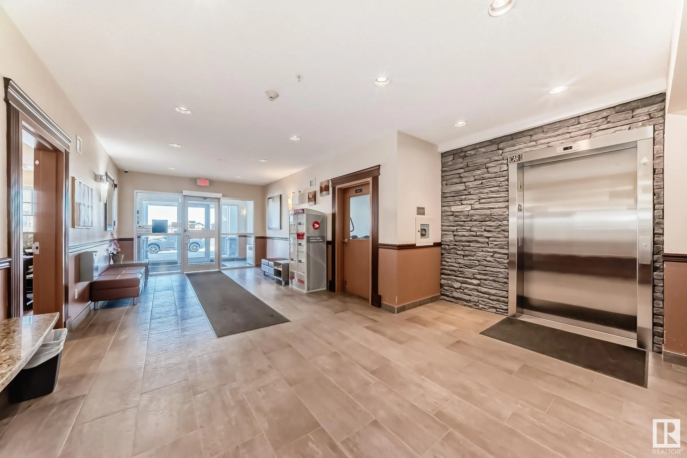4 AUGUSTINE Crescent