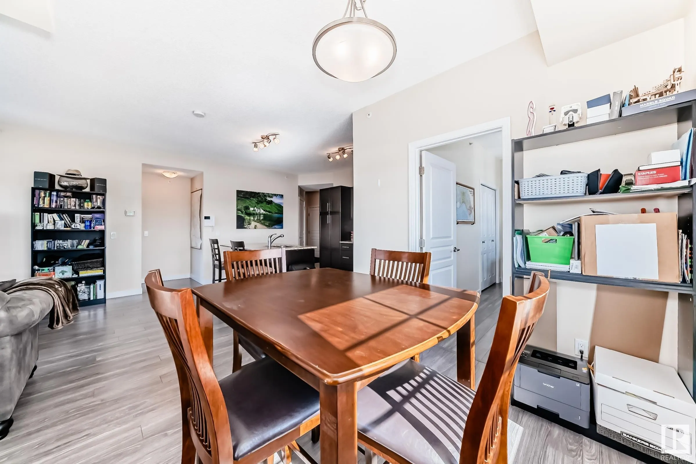 4 AUGUSTINE Crescent