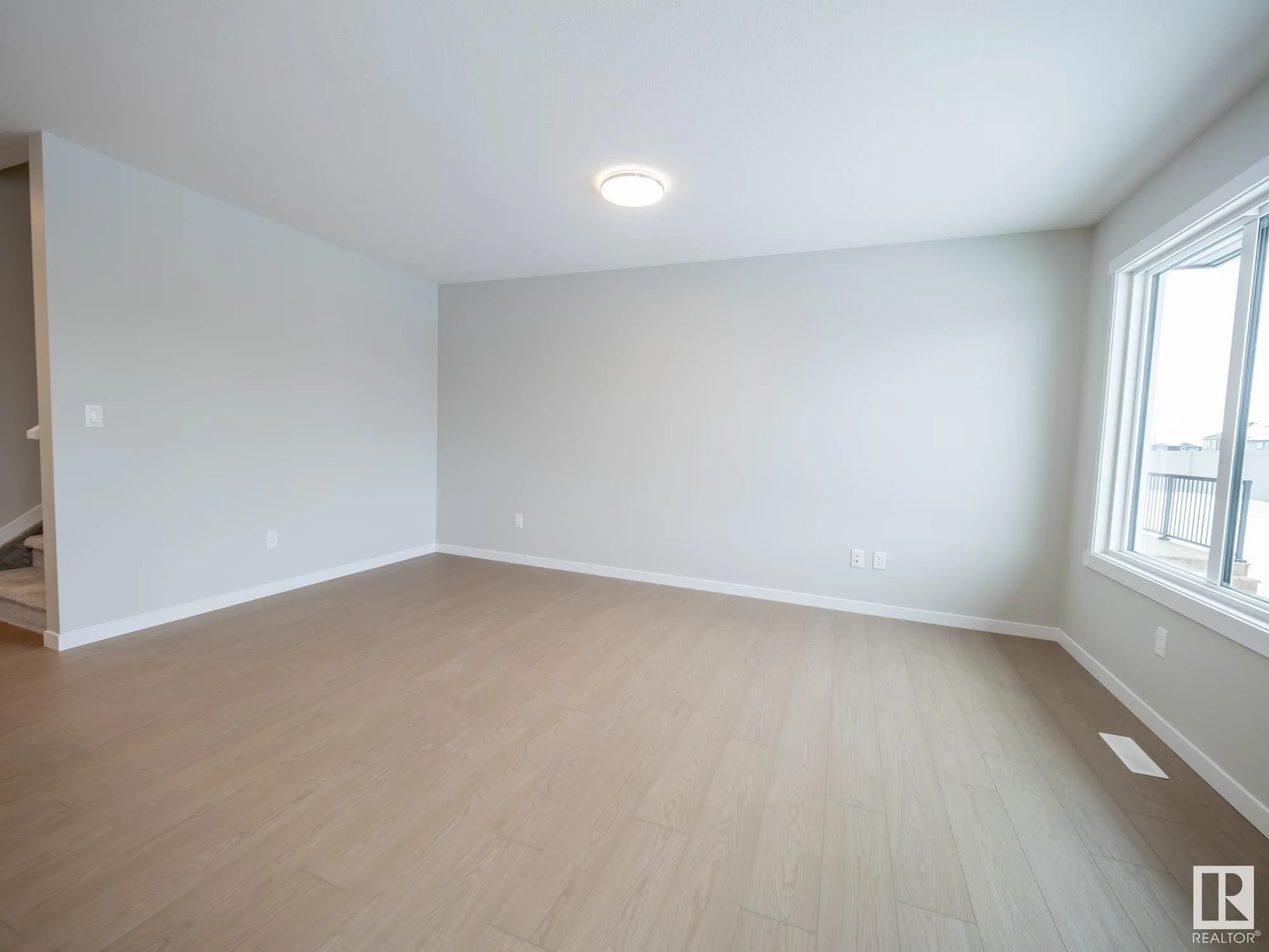 91 ROSEWOOD Way