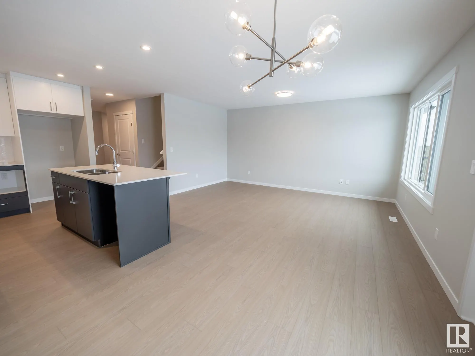 91 ROSEWOOD Way