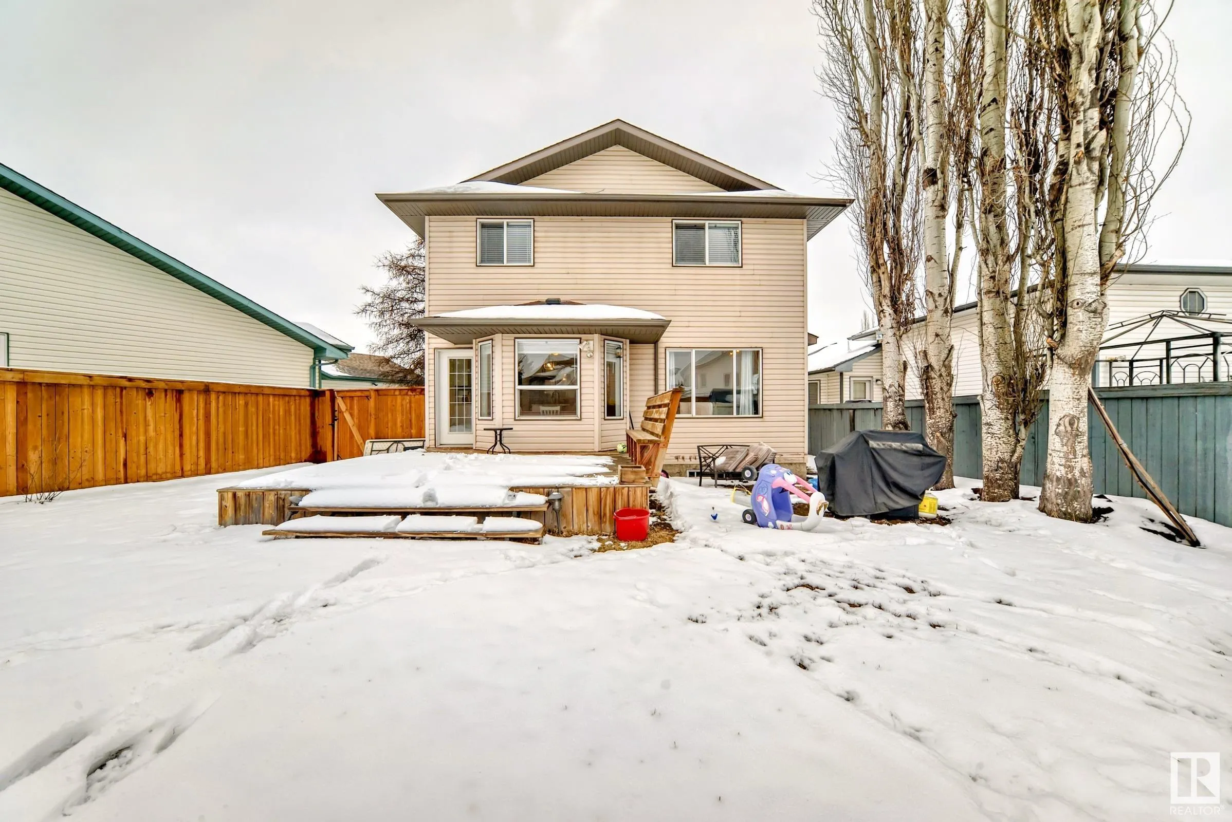 43 HAWTHORNE Crescent