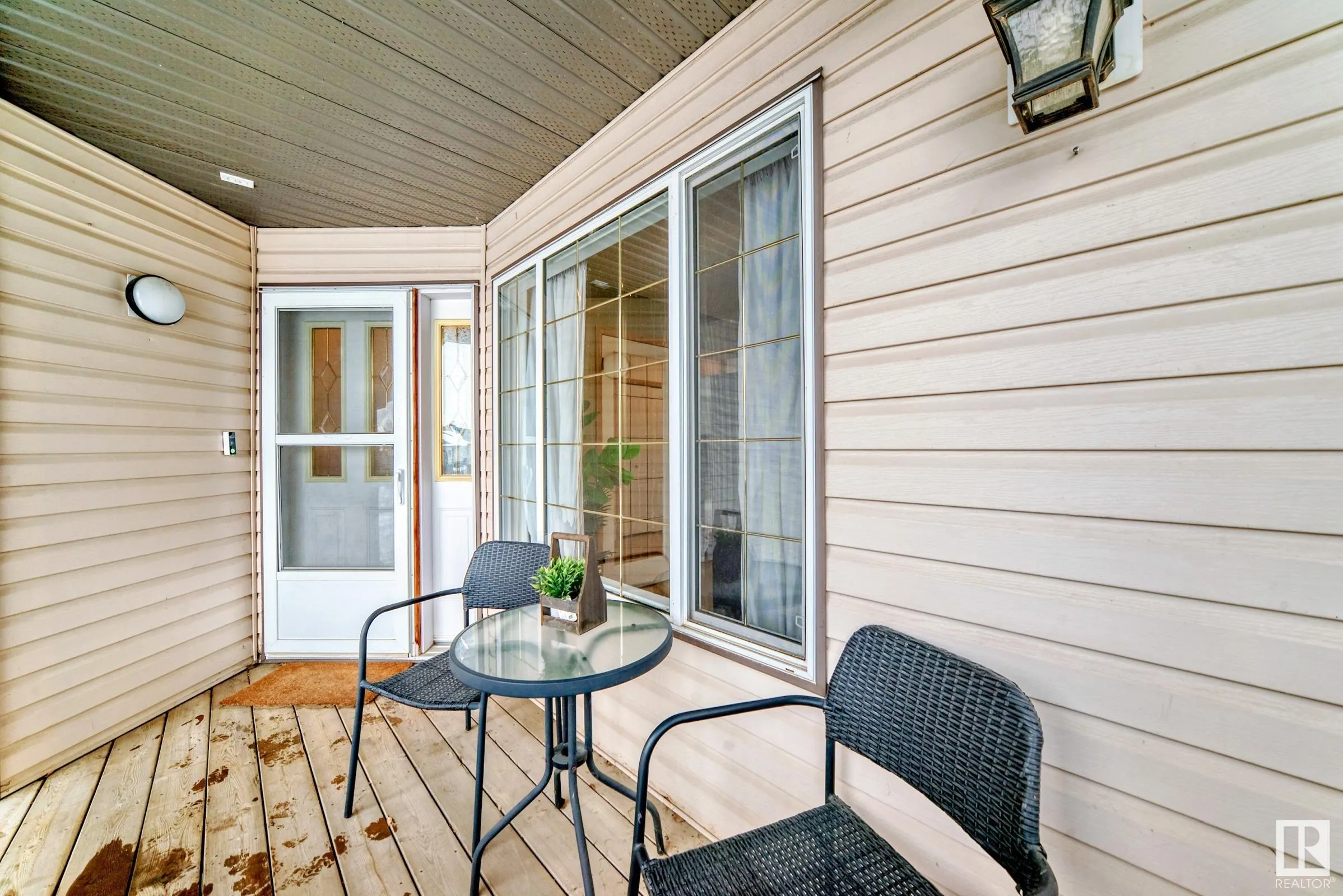 43 HAWTHORNE Crescent