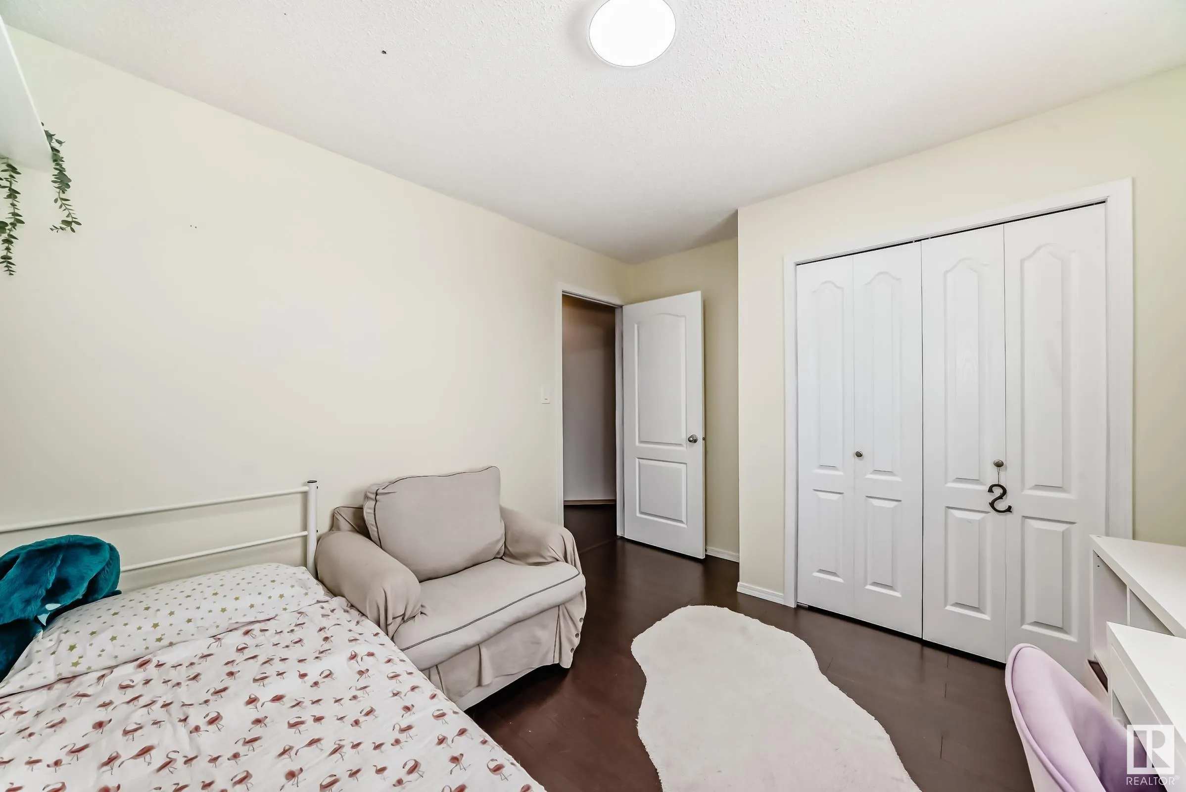 43 HAWTHORNE Crescent