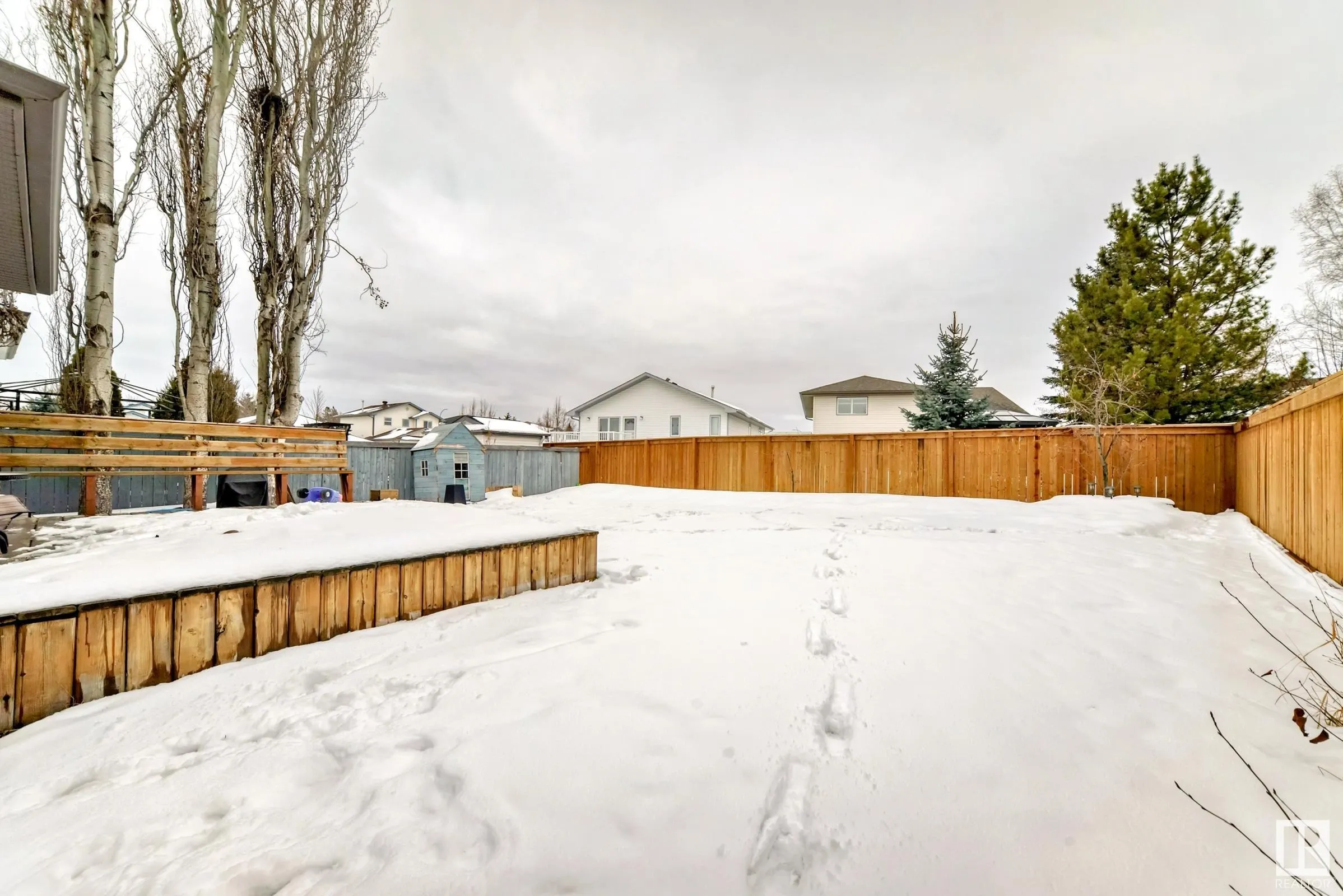 43 HAWTHORNE Crescent