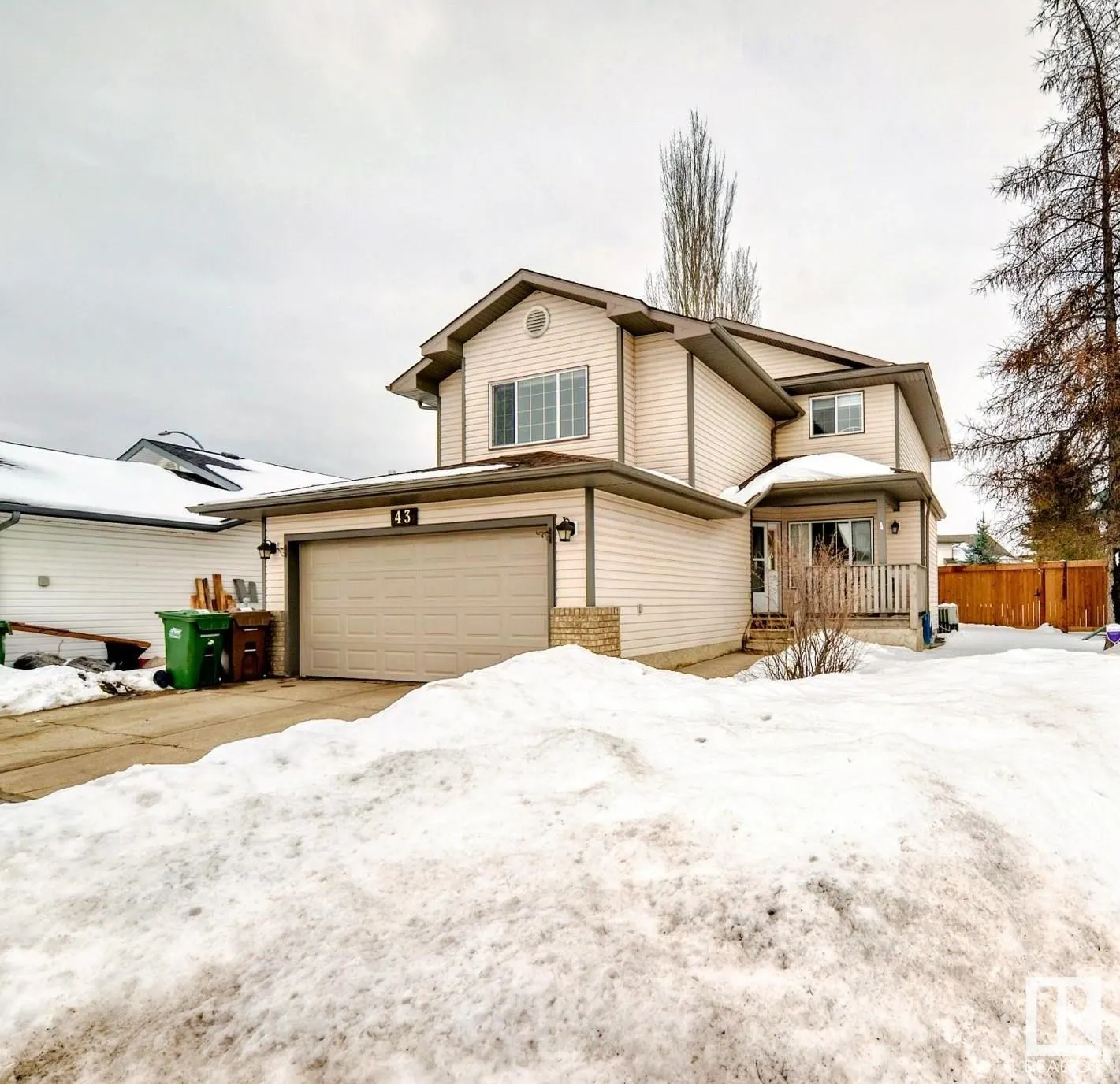 43 HAWTHORNE Crescent