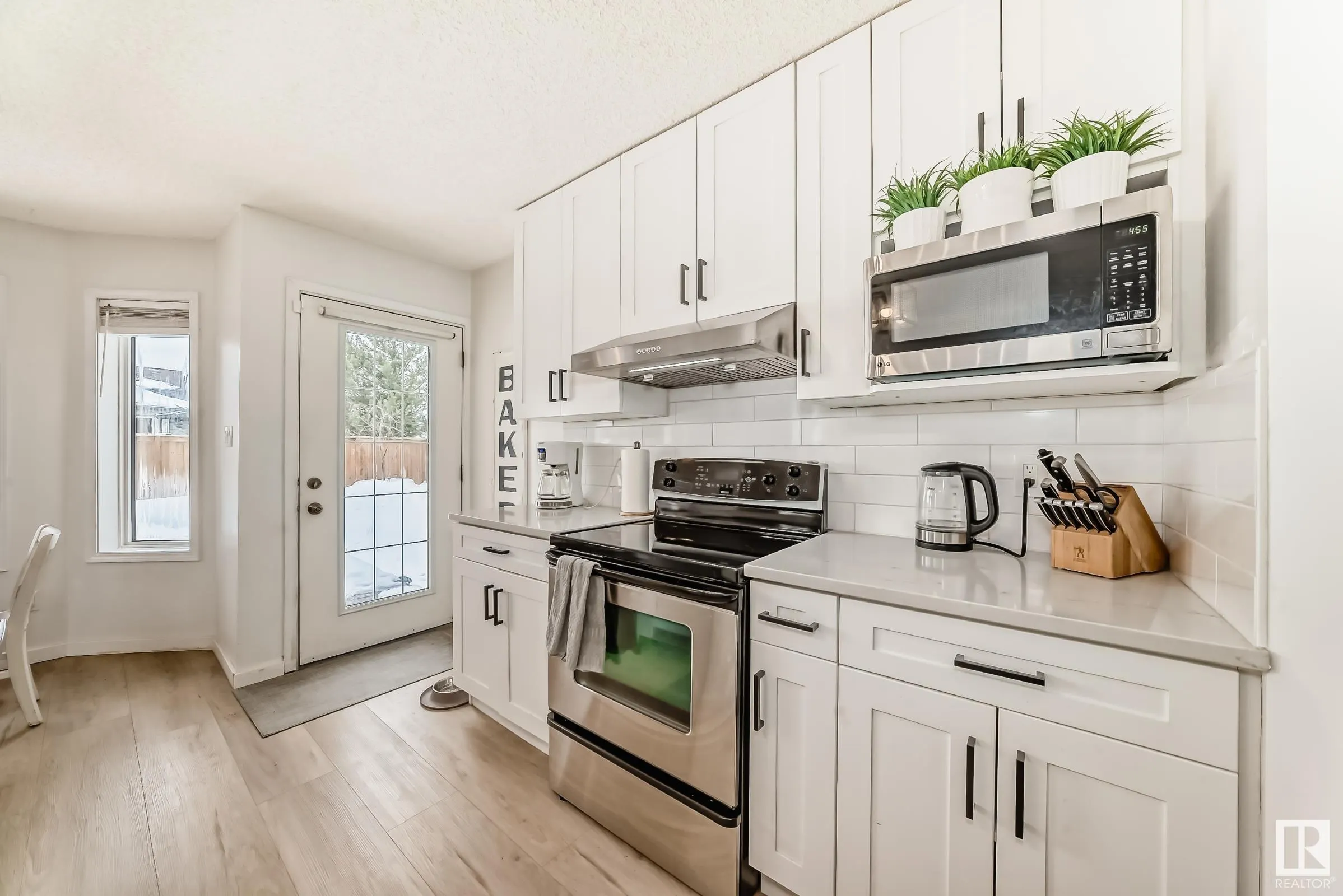 43 HAWTHORNE Crescent
