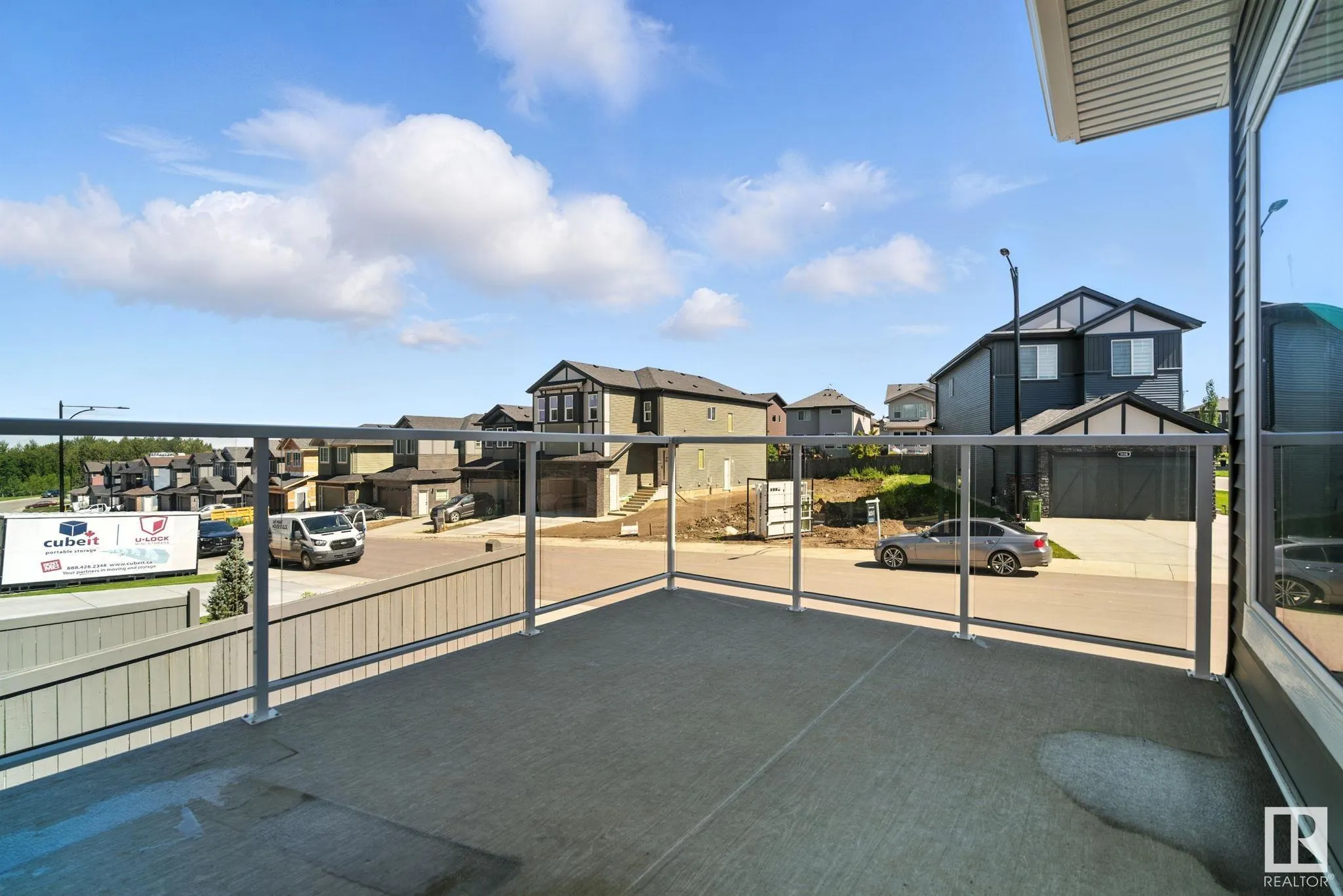 1135 GYRFALCON Crescent