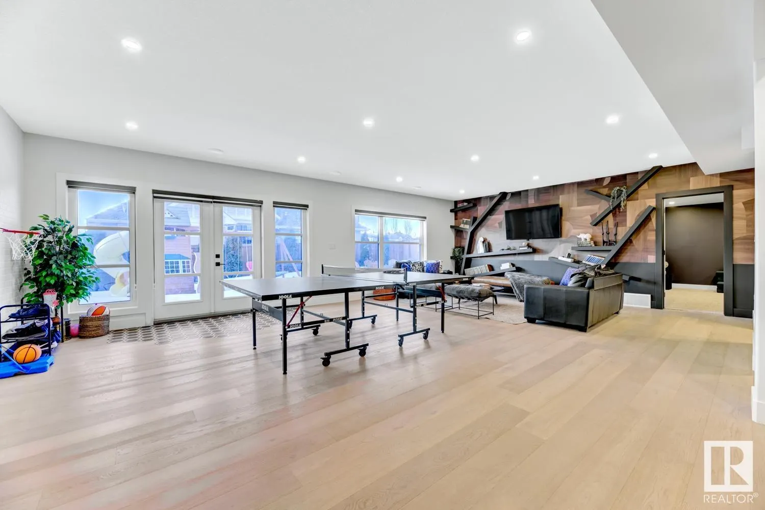 5006 WOOLSEY Place