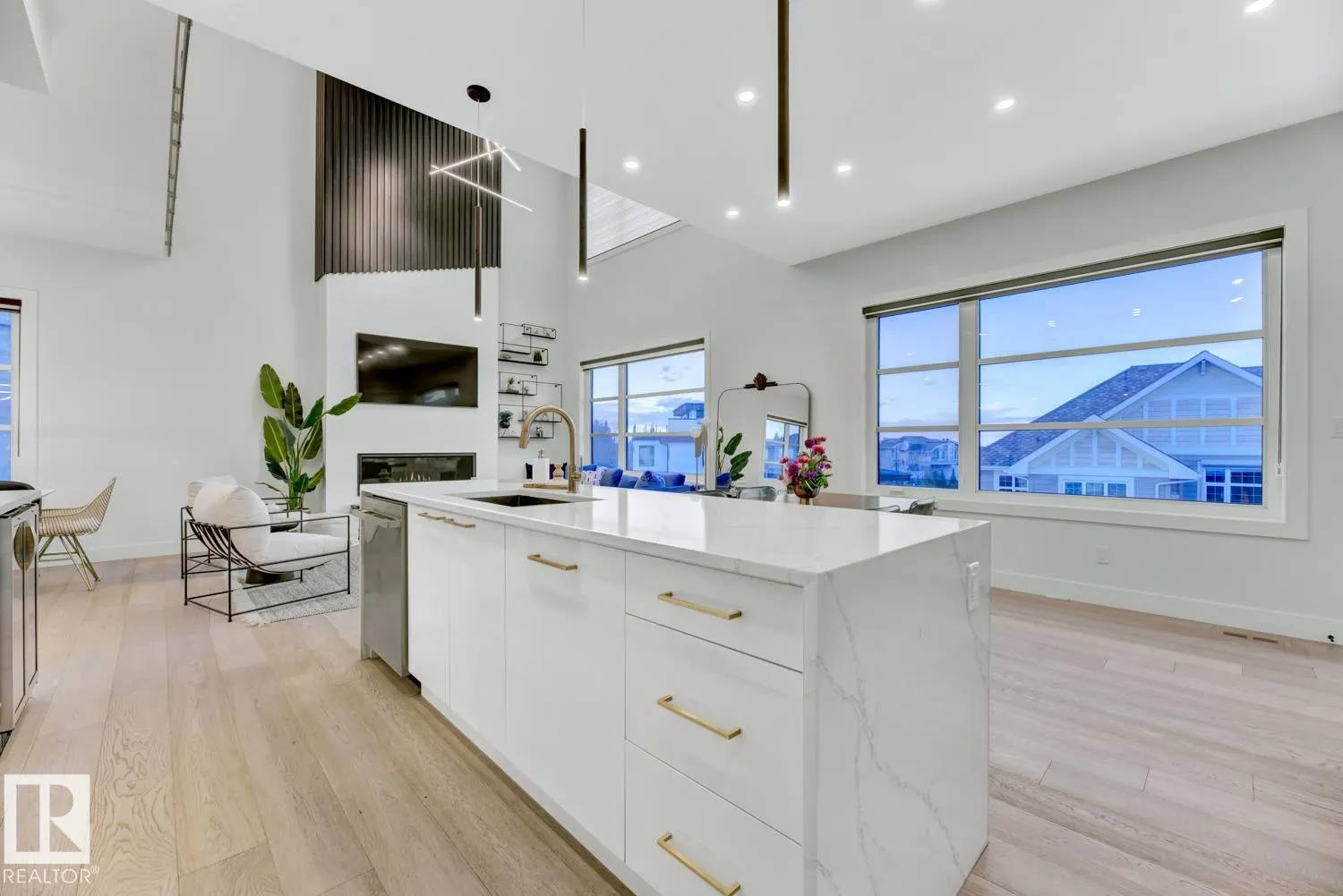 5006 WOOLSEY Place