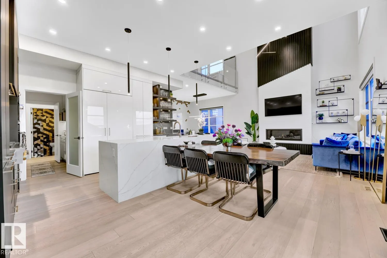 5006 WOOLSEY Place