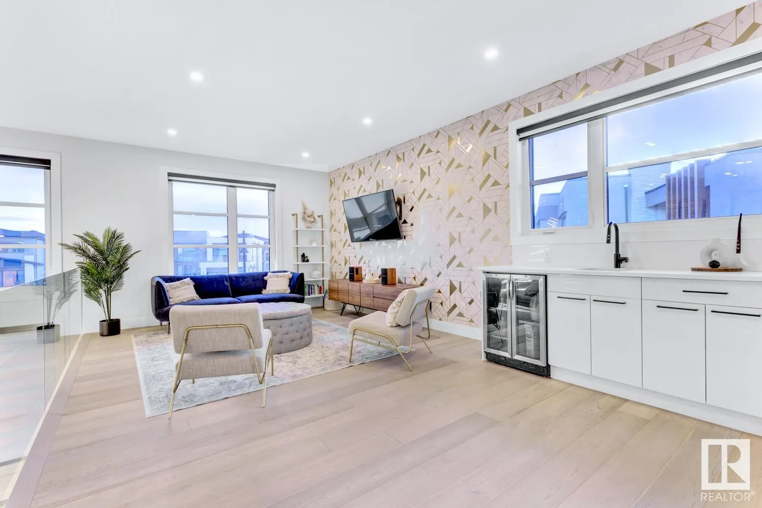 5006 WOOLSEY Place