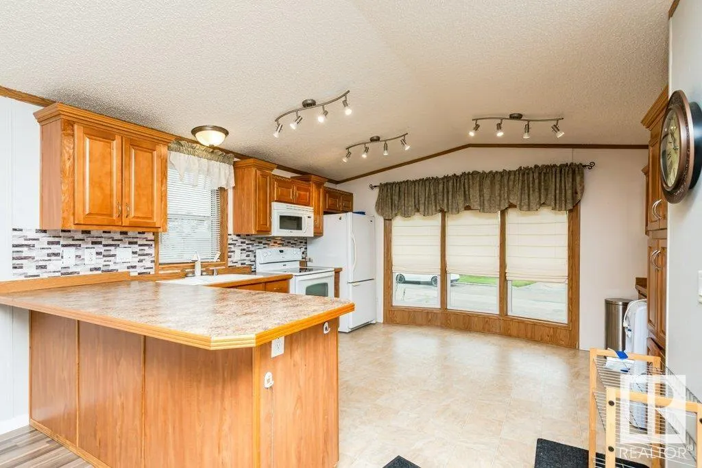 48 Willow Park Estates