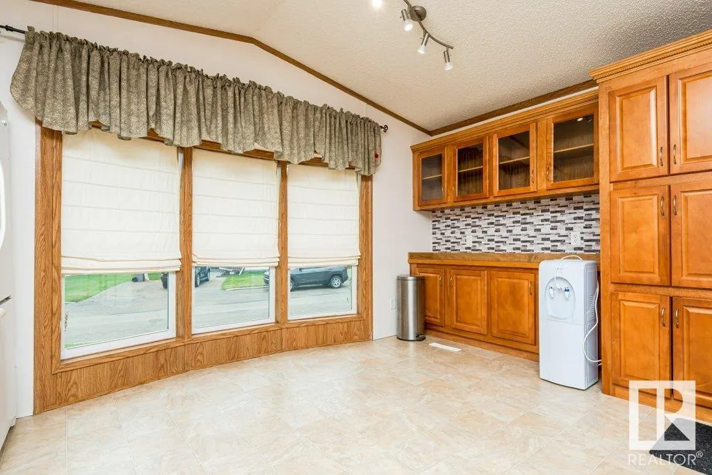 48 Willow Park Estates