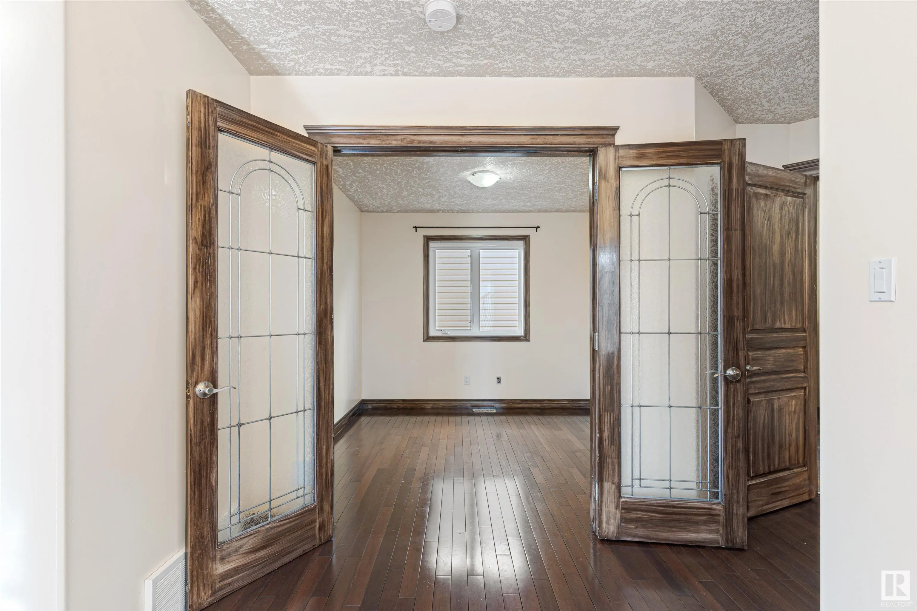 126 ANISE Close