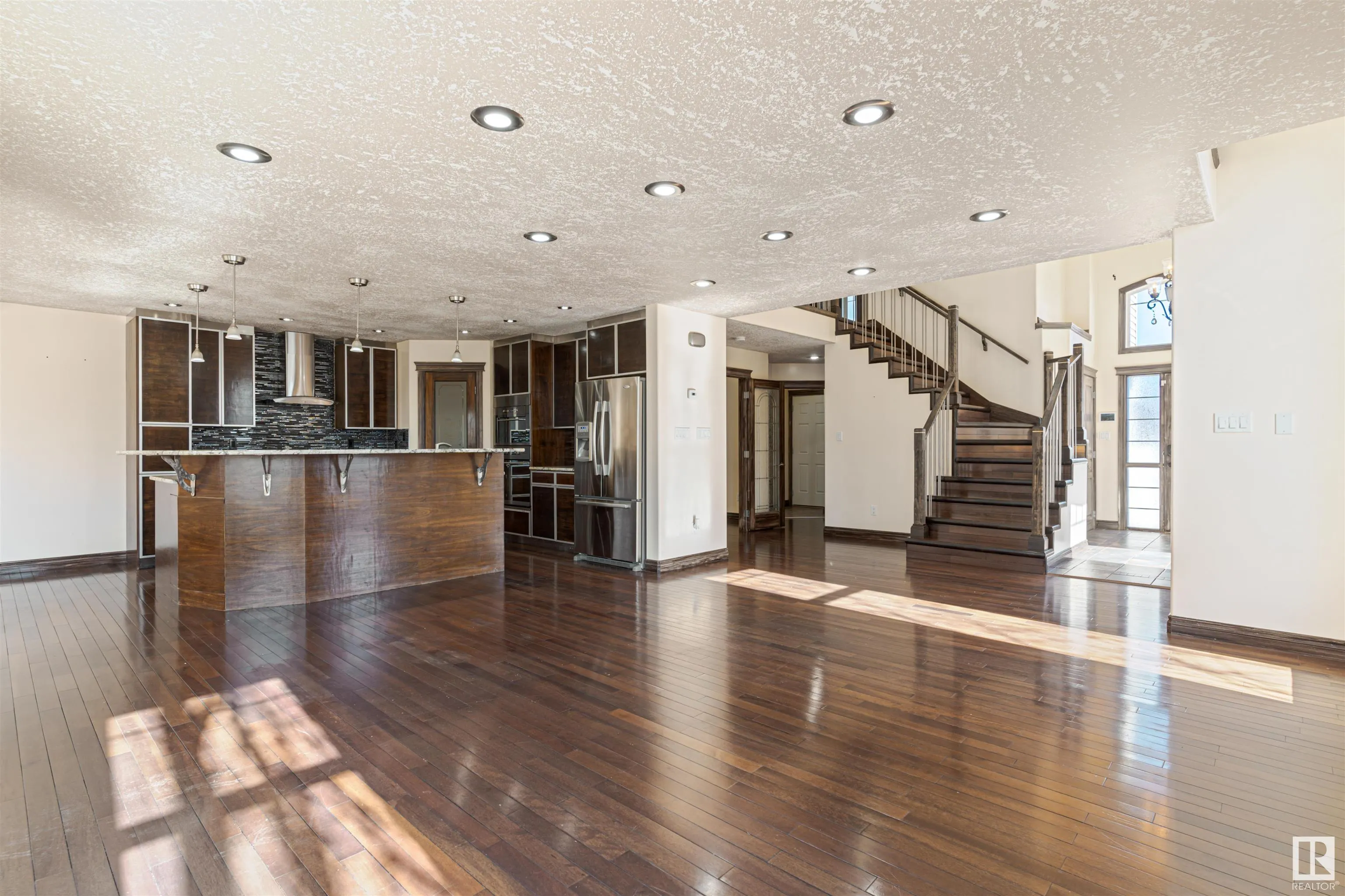 126 ANISE Close