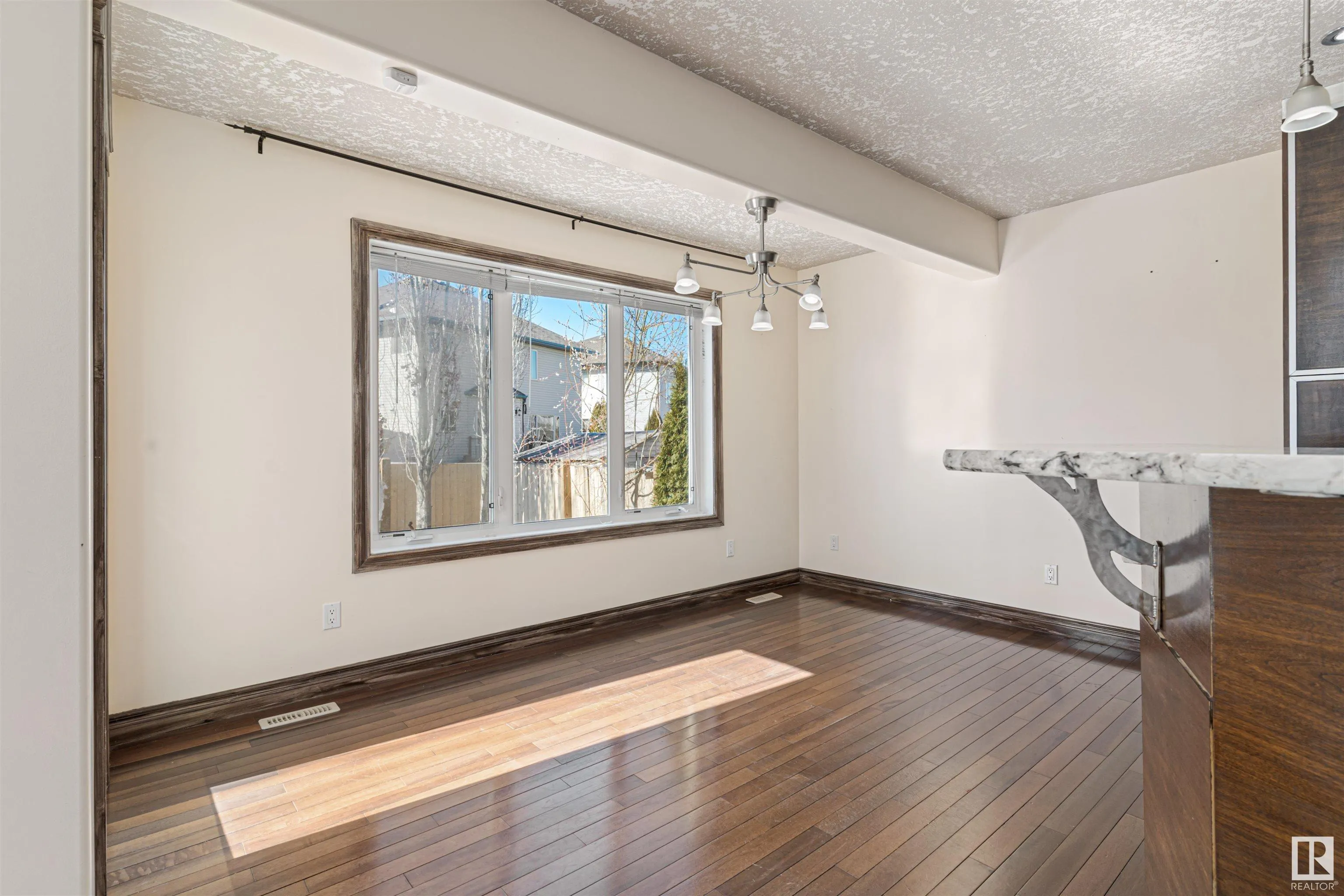 126 ANISE Close