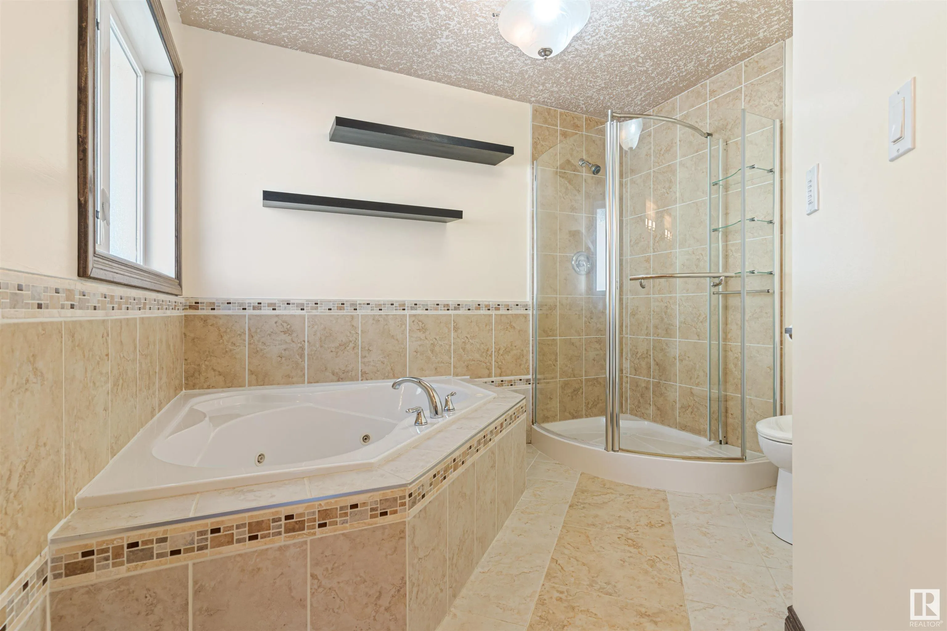 126 ANISE Close