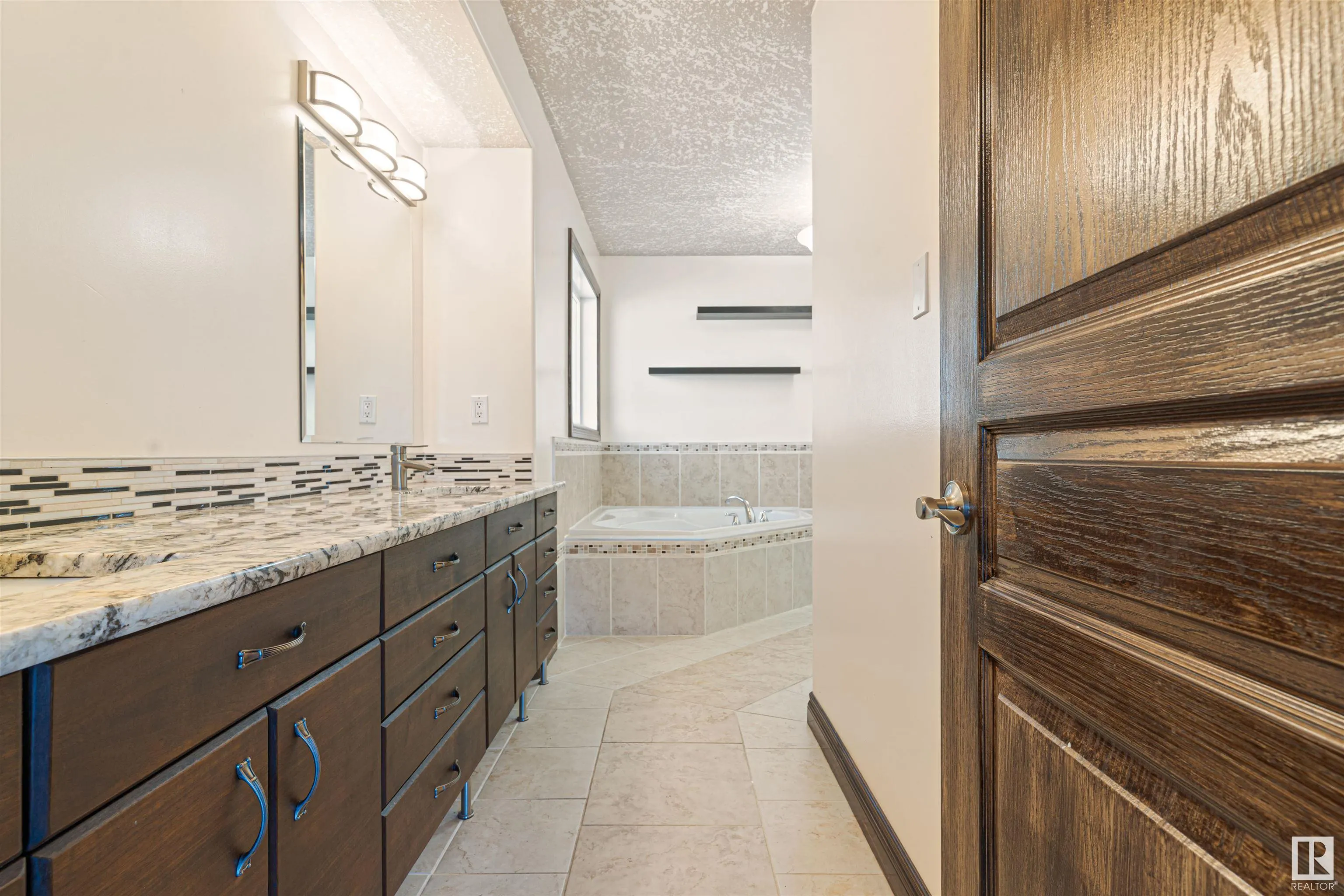 126 ANISE Close