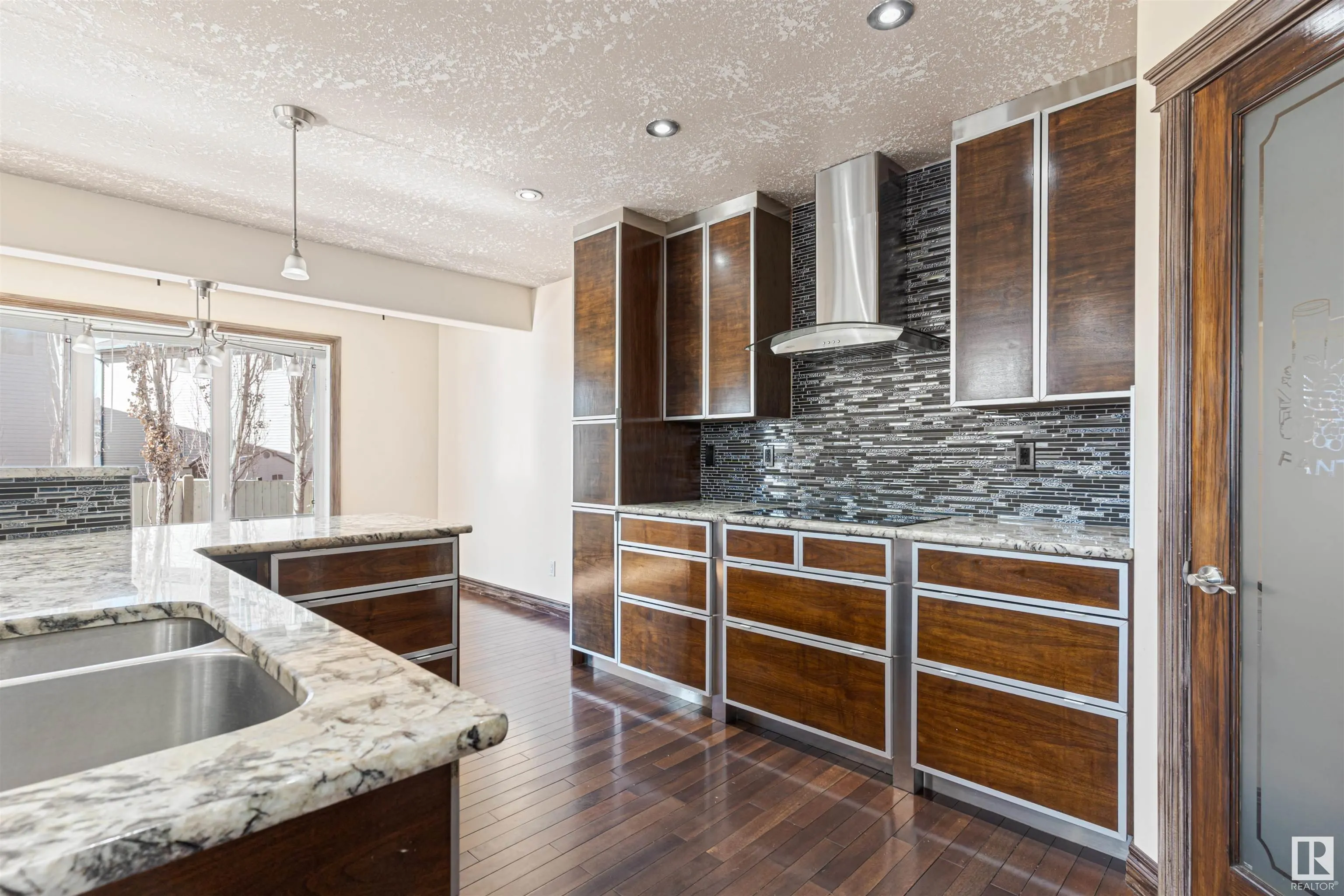 126 ANISE Close