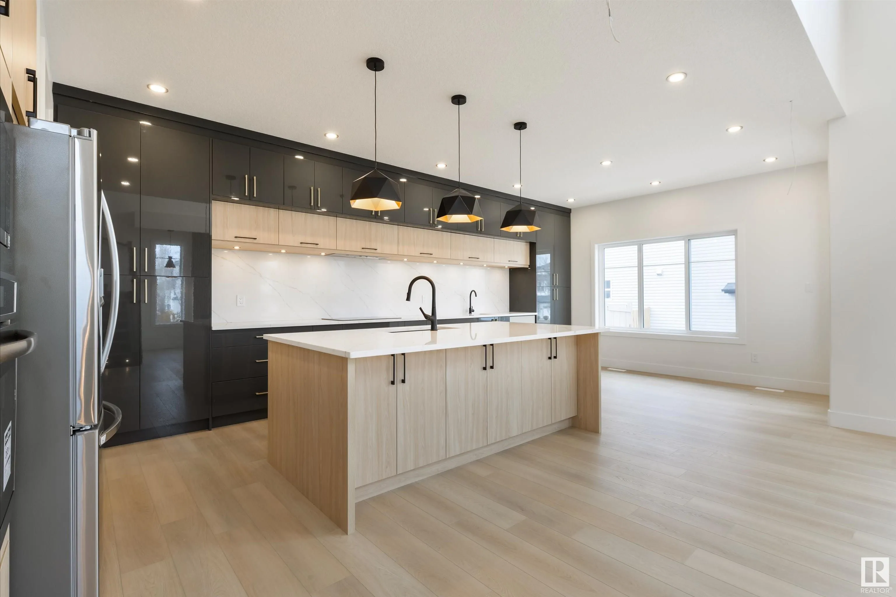 100 RUE MONETTE