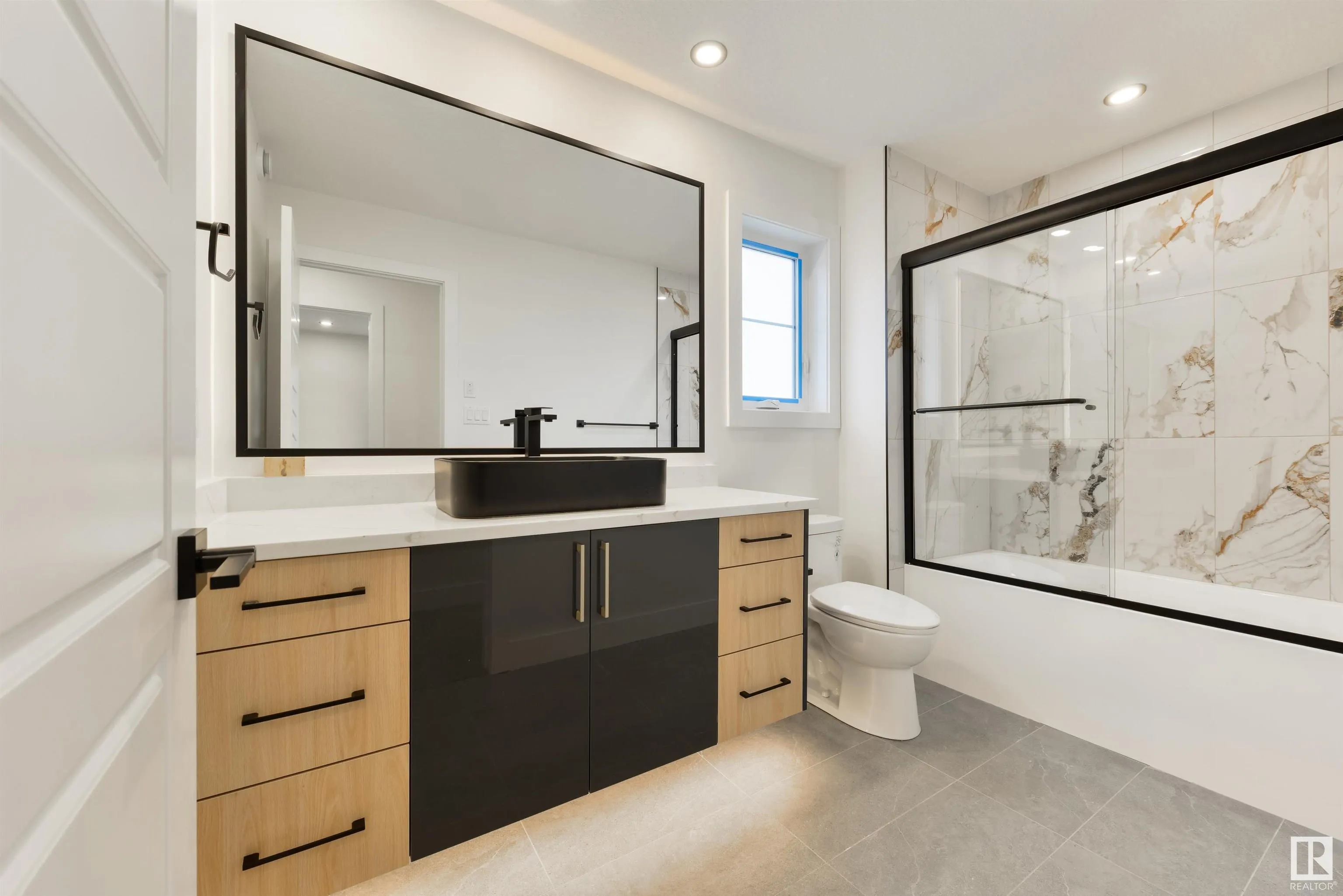 100 RUE MONETTE