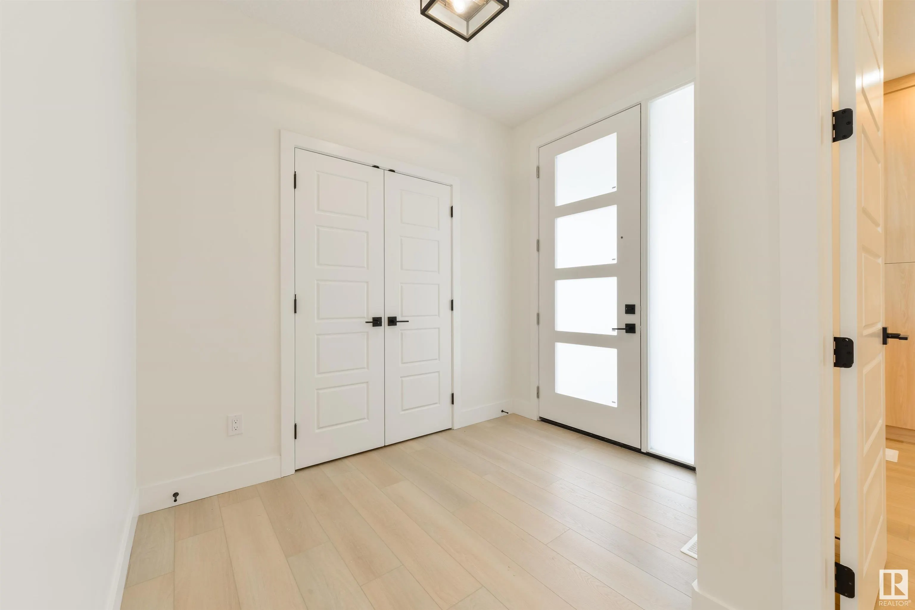 100 RUE MONETTE