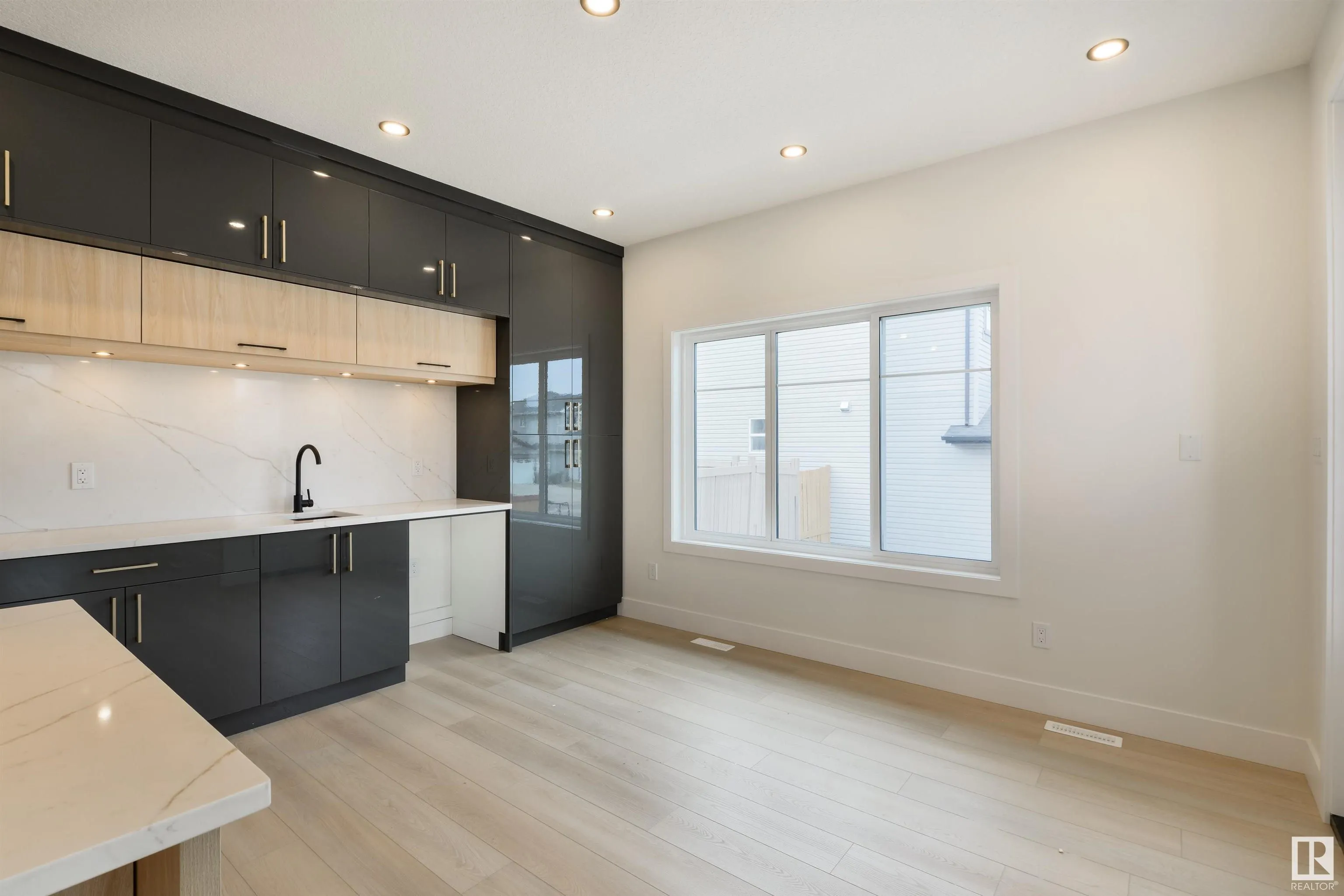 100 RUE MONETTE