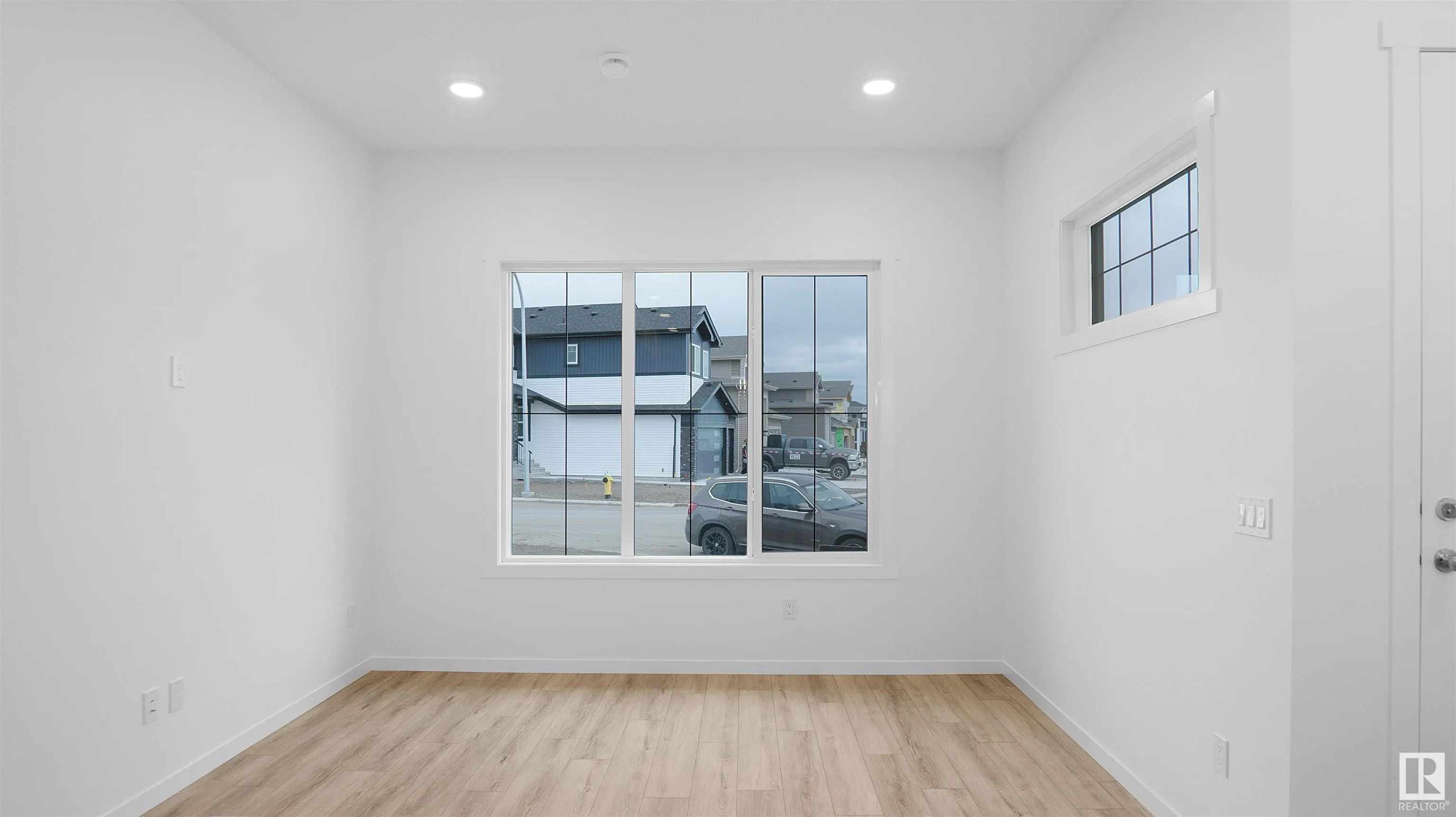21 DEER MEADOW Crescent